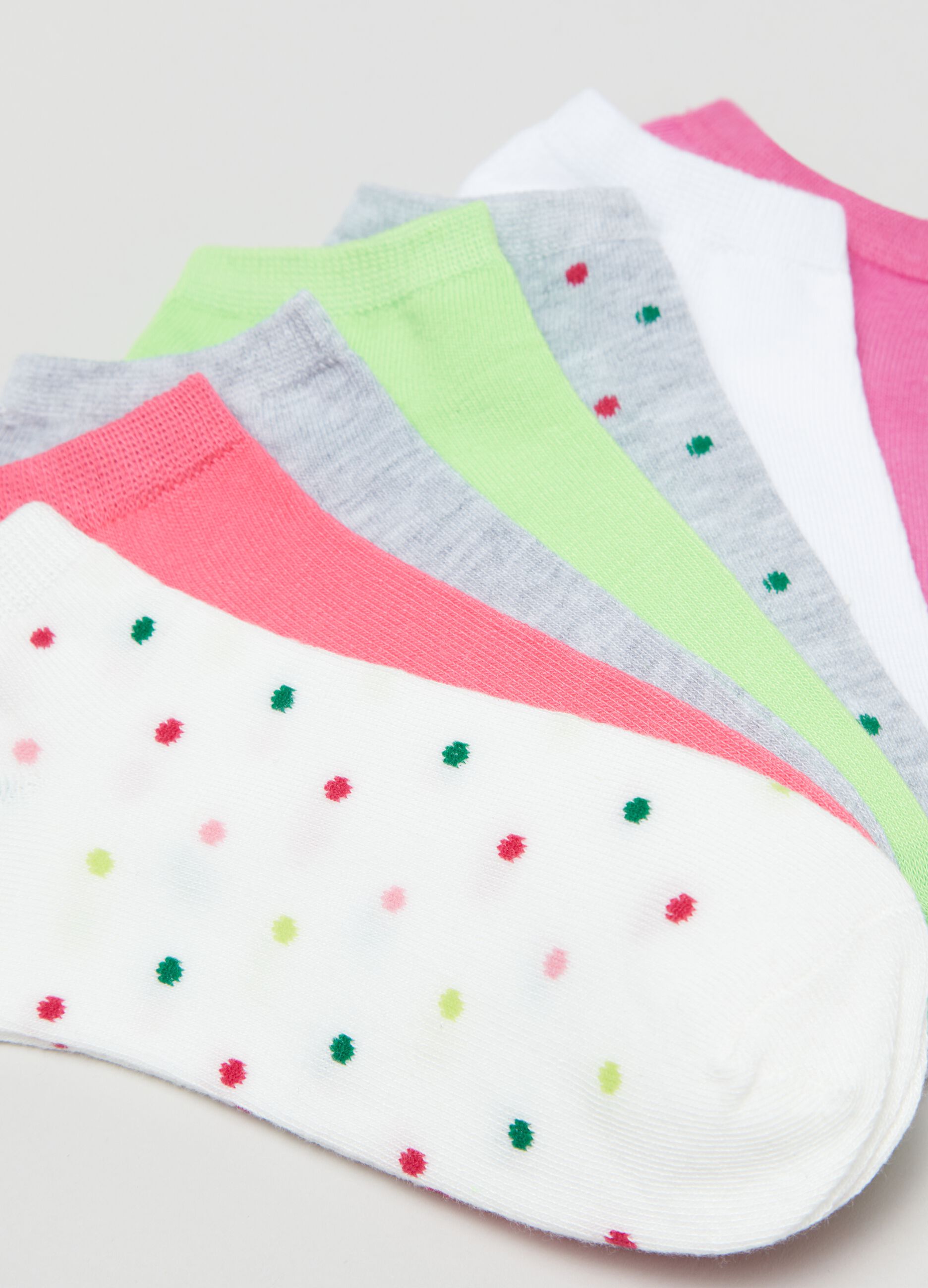 Seven-pair pack of shoe liners with polka dot pattern