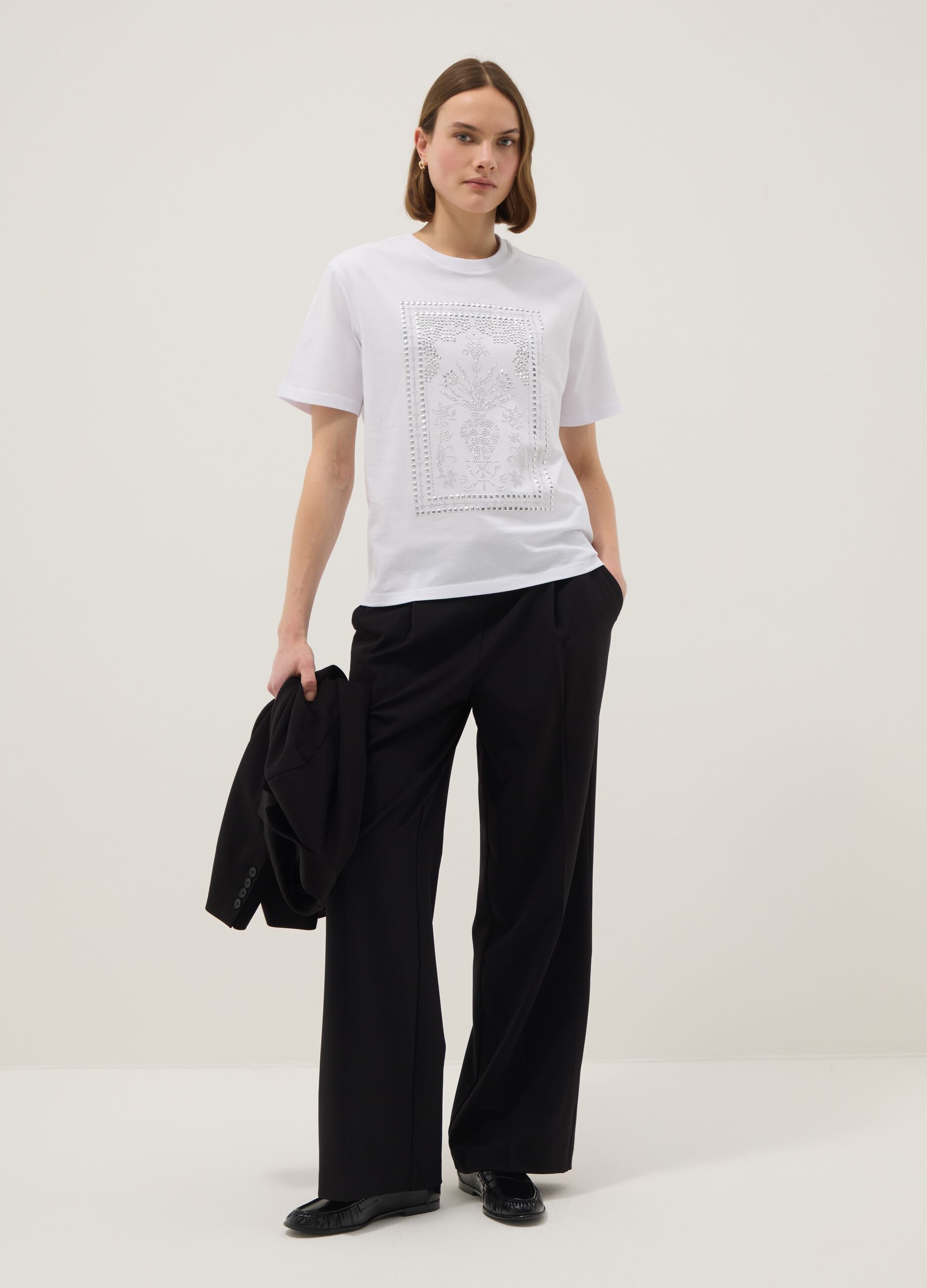 White pure cotton regular-fit T-shirt with rhinestone motif