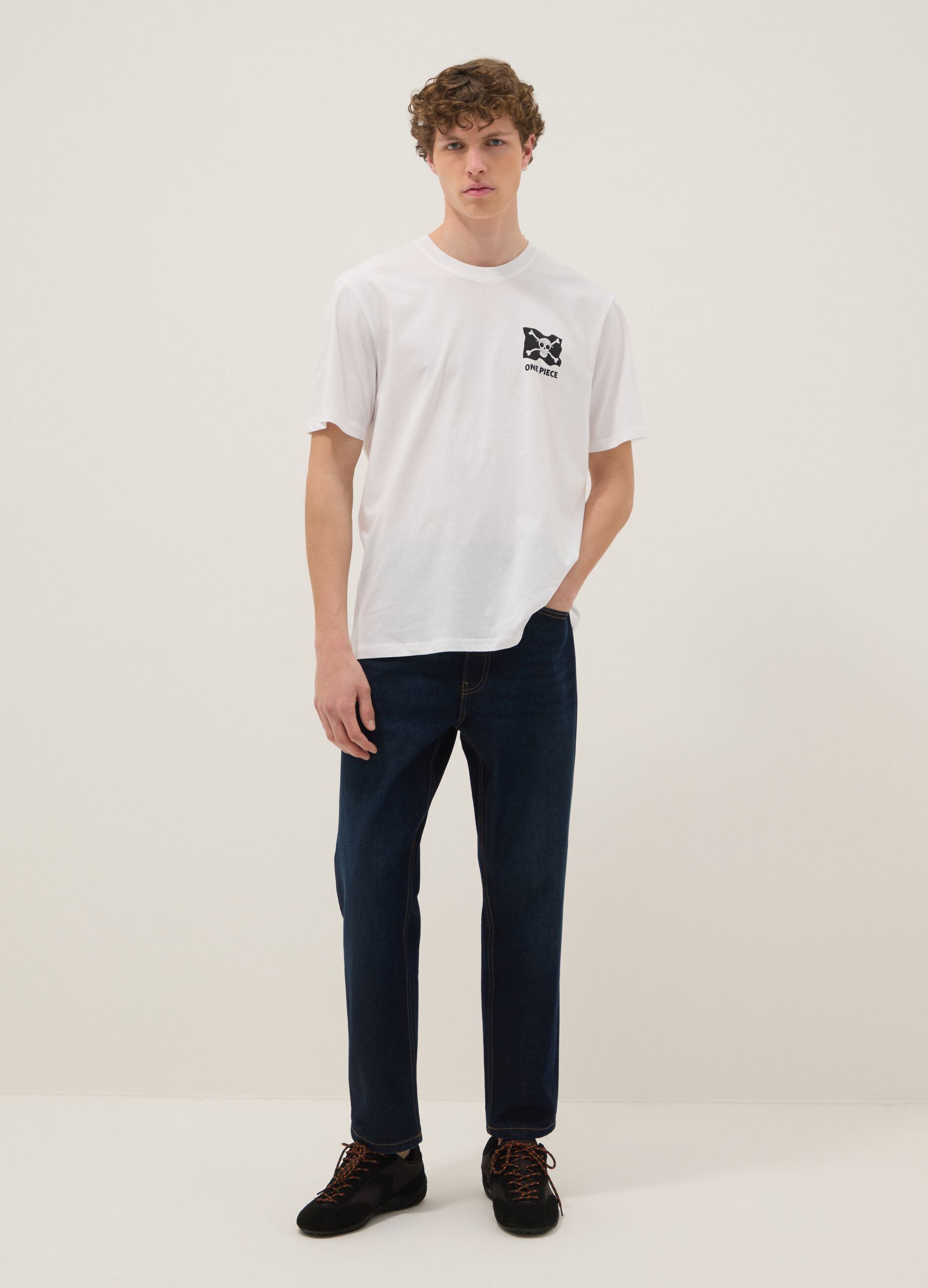 Wei&szlig;es T-Shirt mit One Piece-Print aus reiner Baumwolle, Relaxed Fit