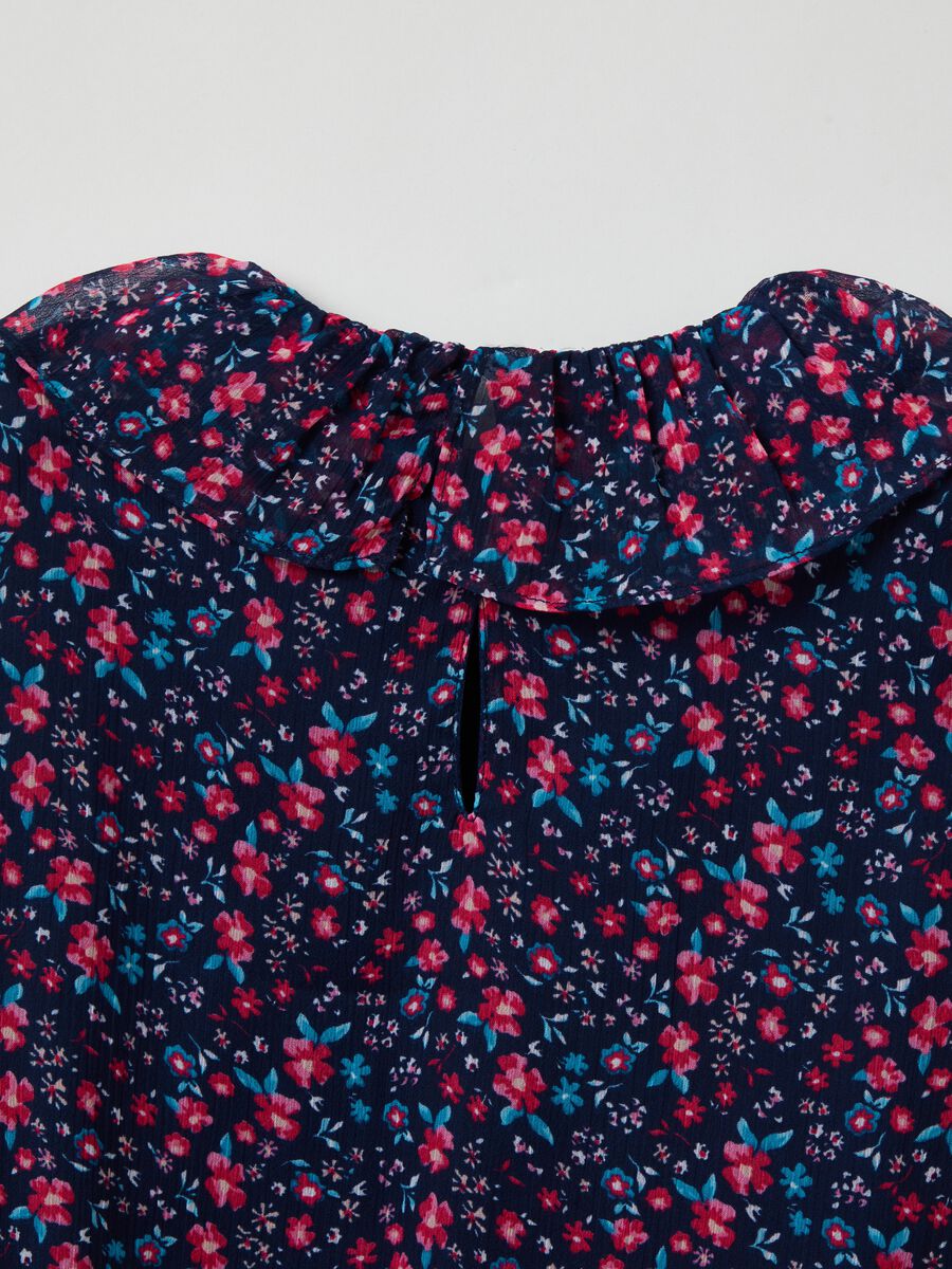 Floral blouse with flower collar_2