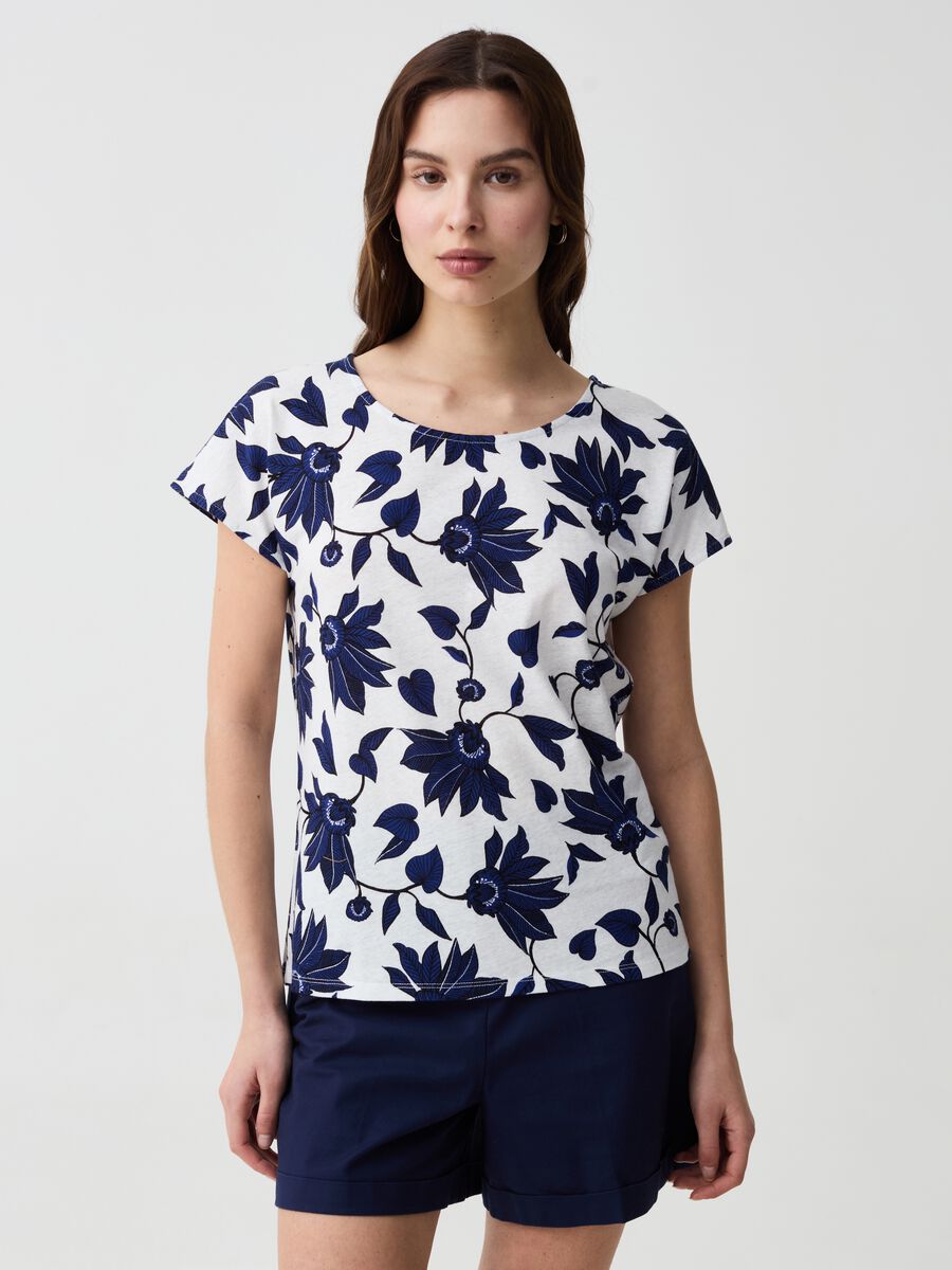 T-shirt in lino e cotone con stampa floreale_0