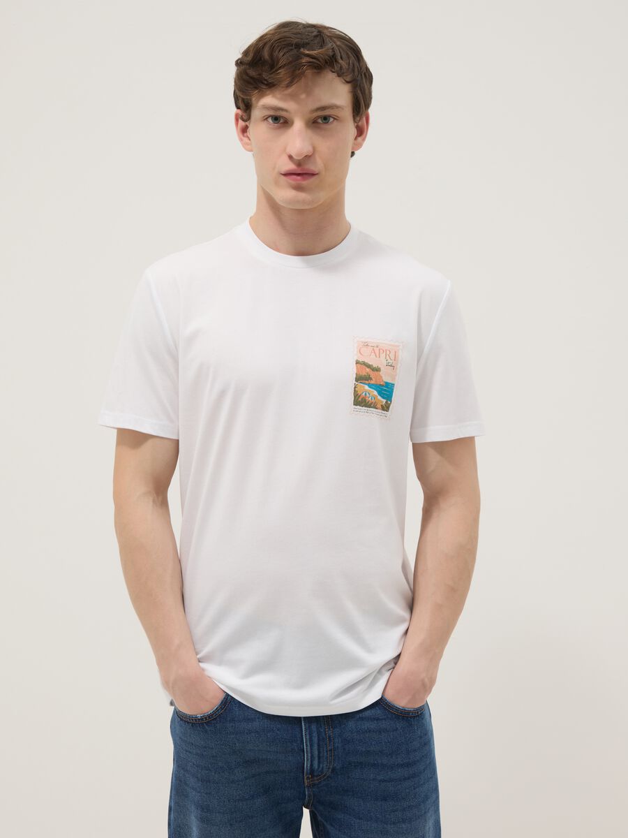 Wei&szlig;es T-Shirt aus reiner Baumwolle mit aufgesetztem Print, Regular Fit_0