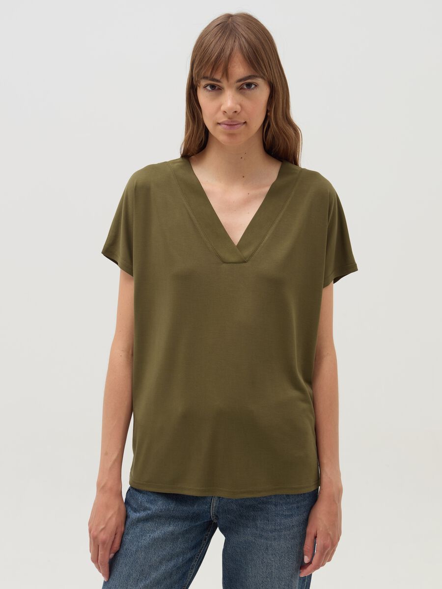 T-shirt with V neck and kimono sleeves_0
