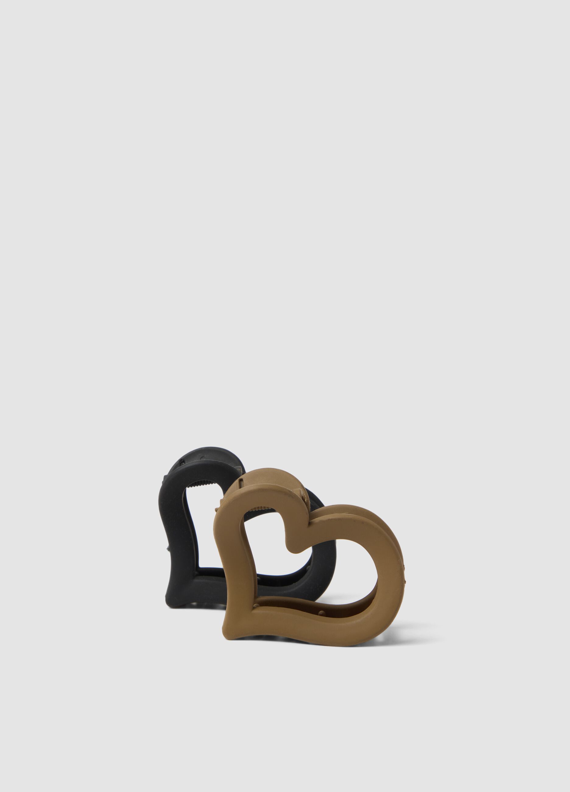 Two-pack heart-shaped hair clips in black and brown