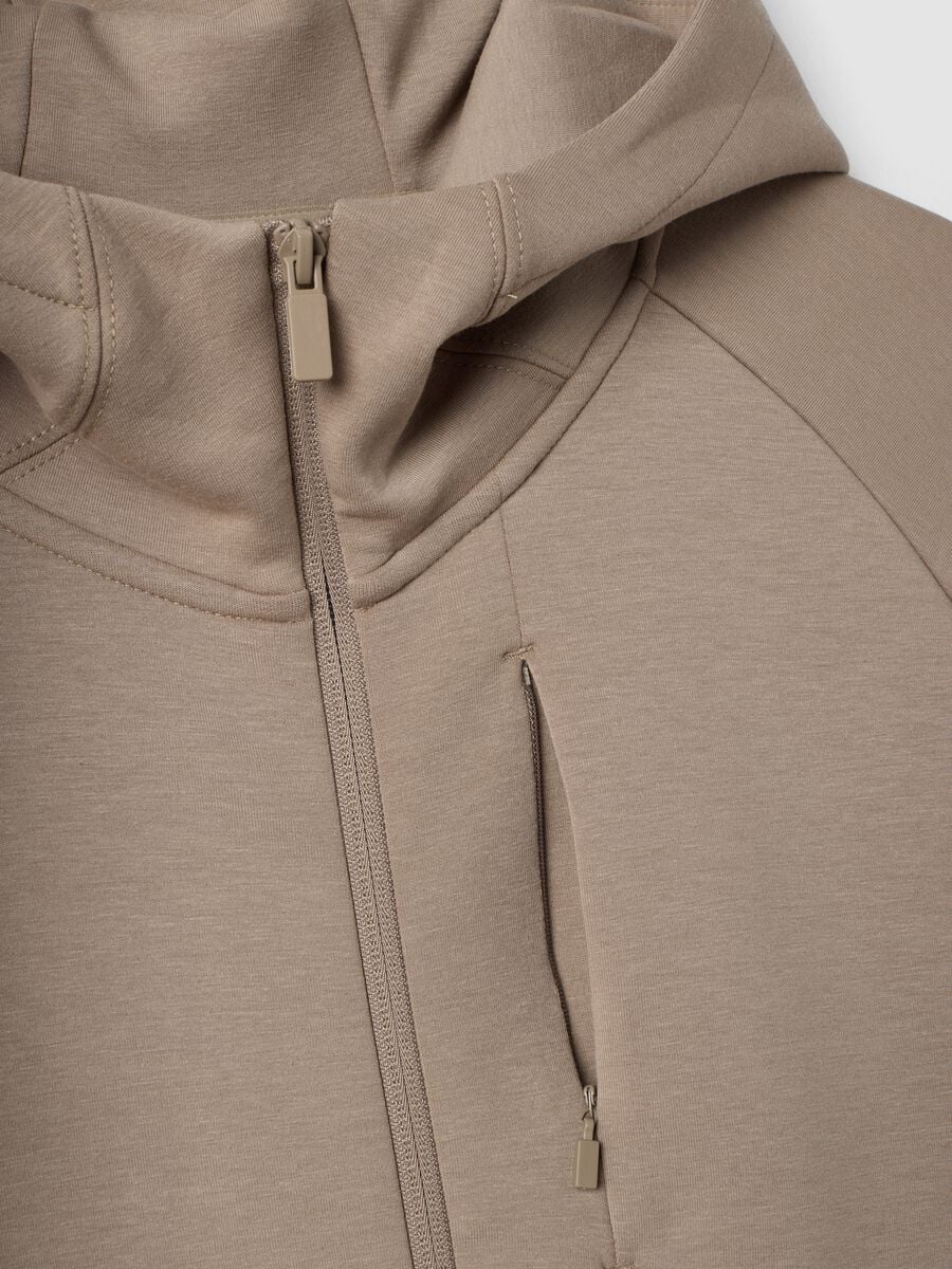 Breathable beige full-zip in 2-way stretch fabric_5