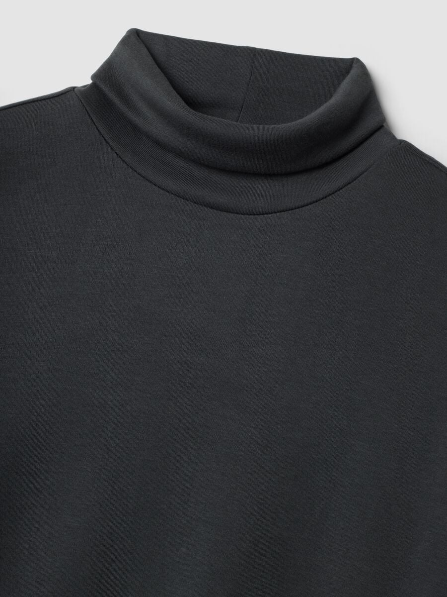 T-shirt grigia in puro cotone con dolcevita_1