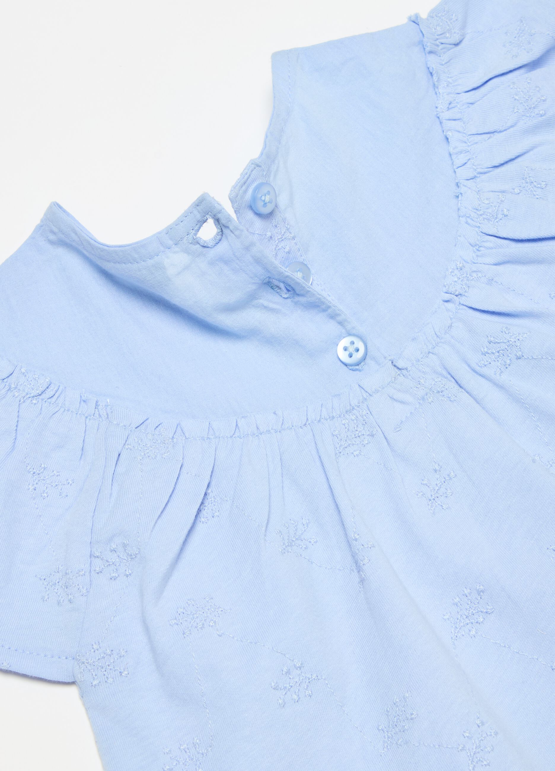 Cotton T-shirt with flowers embroidery
