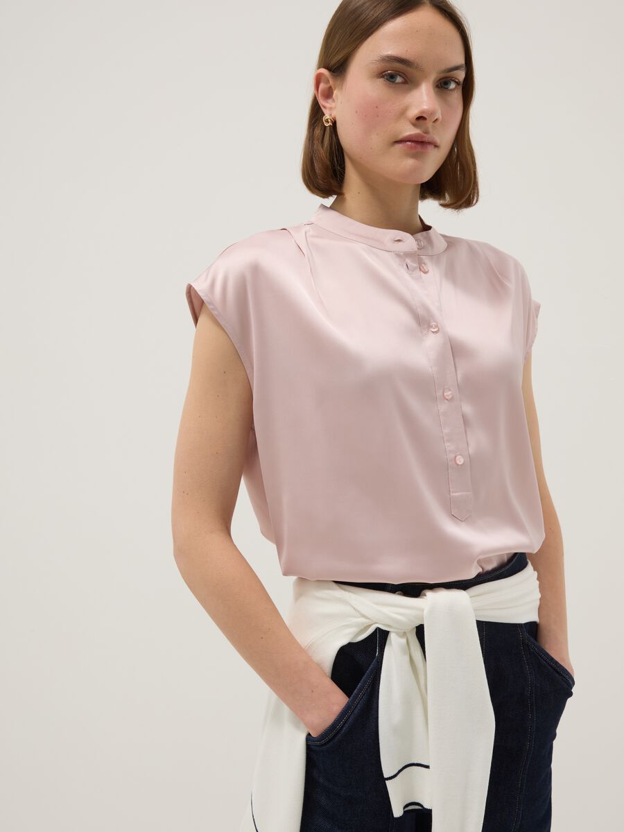 Regular fit pink short-sleeve blouse with a Mandarin collar_1