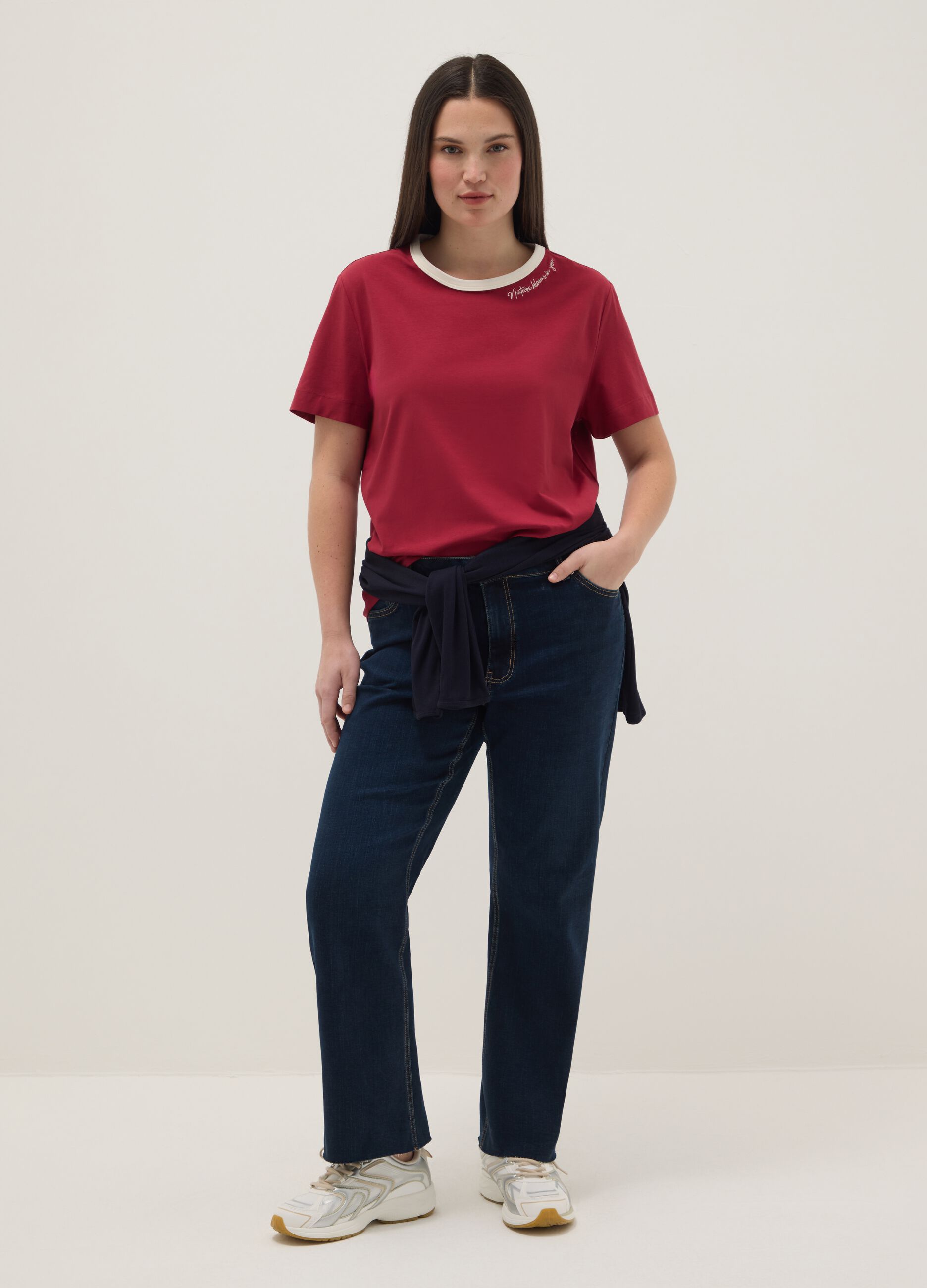 Red regular fit stretch cotton t-shirt with embroidered phrase