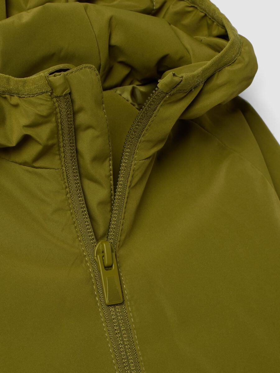 Gr&uuml;ne wasserabweisende Jacke mit Kapuze und Reissverschluss, Regular Fit f&uuml;r Jungen_3