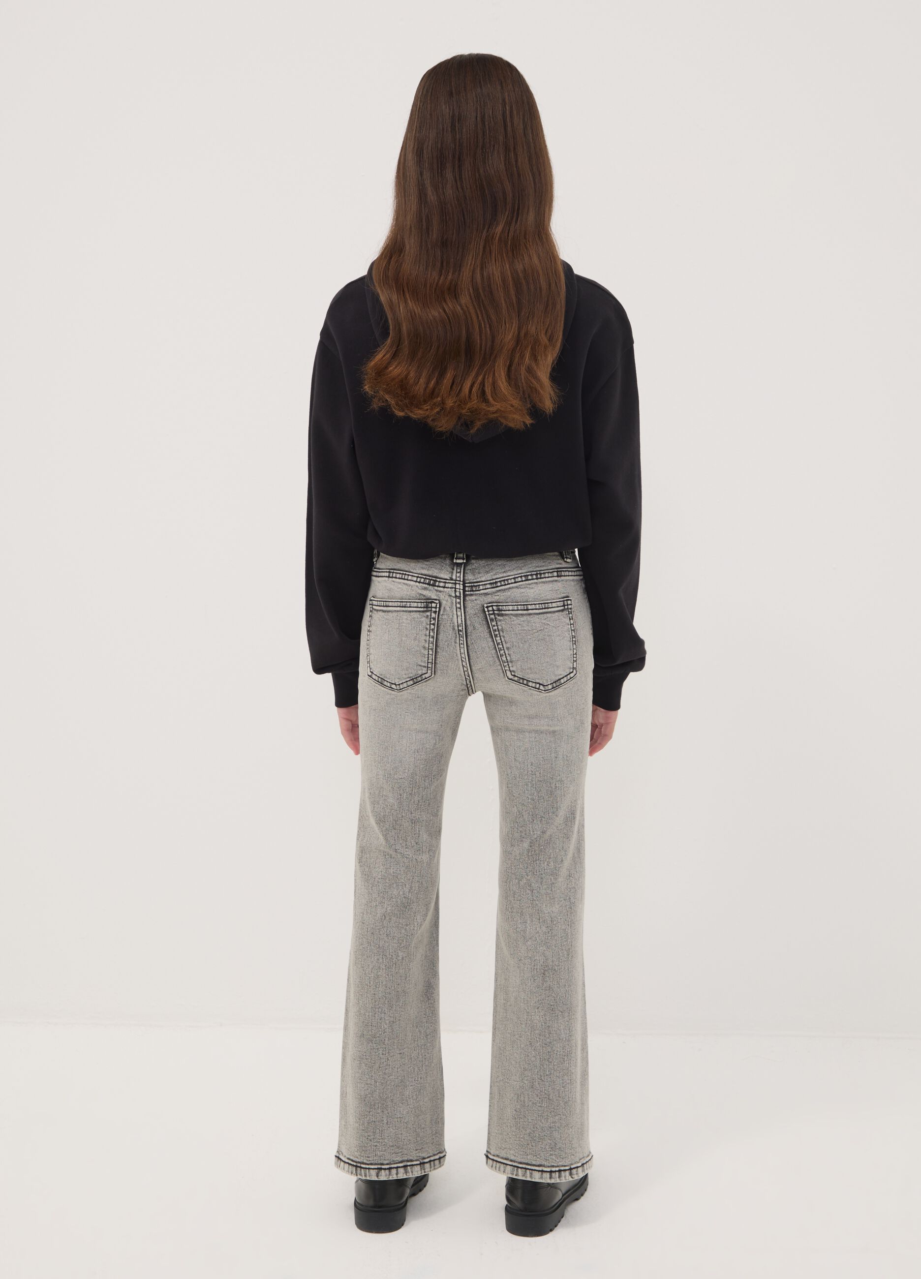 Girls&rsquo; grey flared jeans in stretch cotton