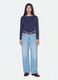 T-shirt blu in viscosa elasticizzata con scollo a barchetta_1