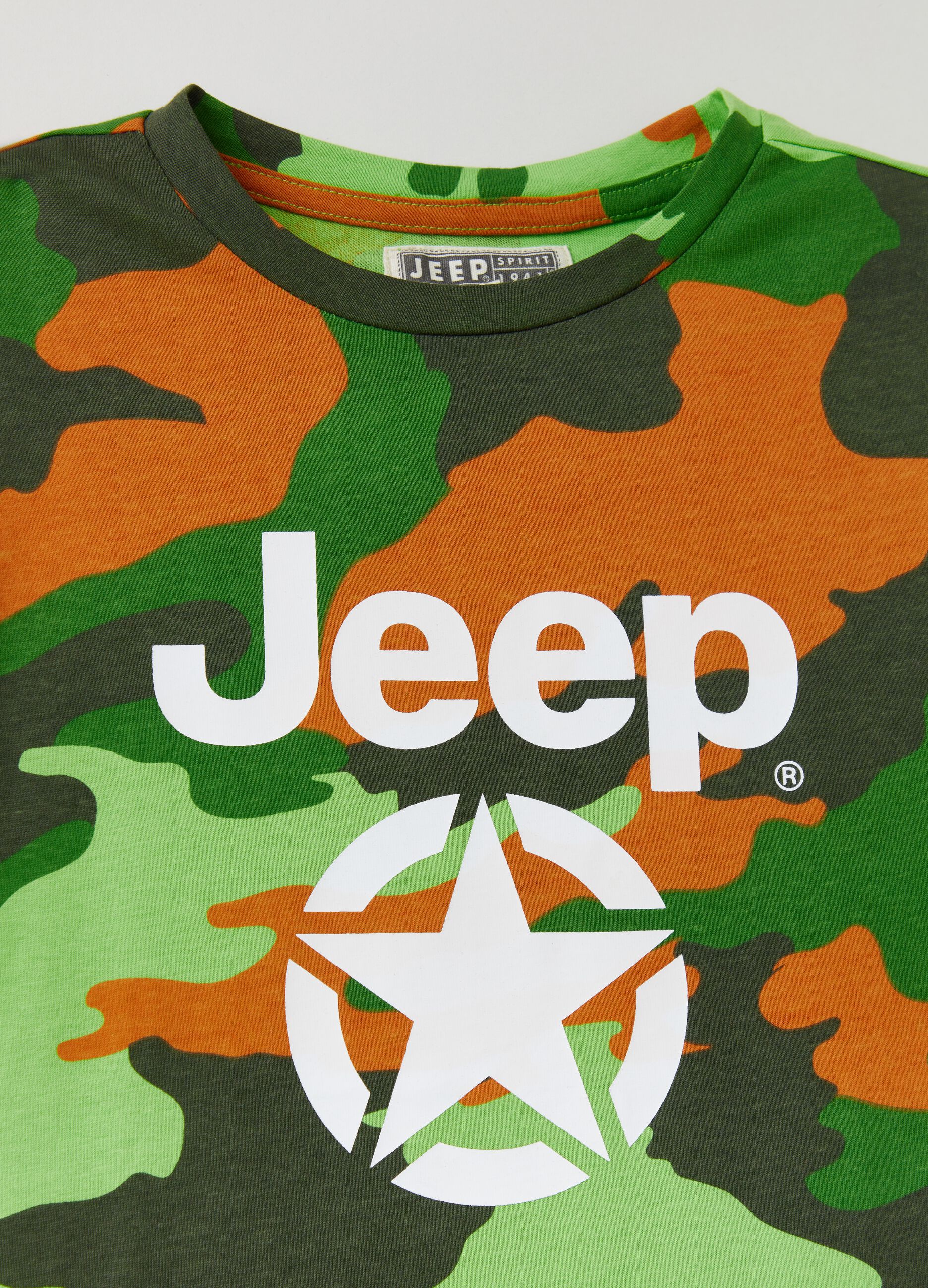 Camouflage T-shirt with Jeep logo print