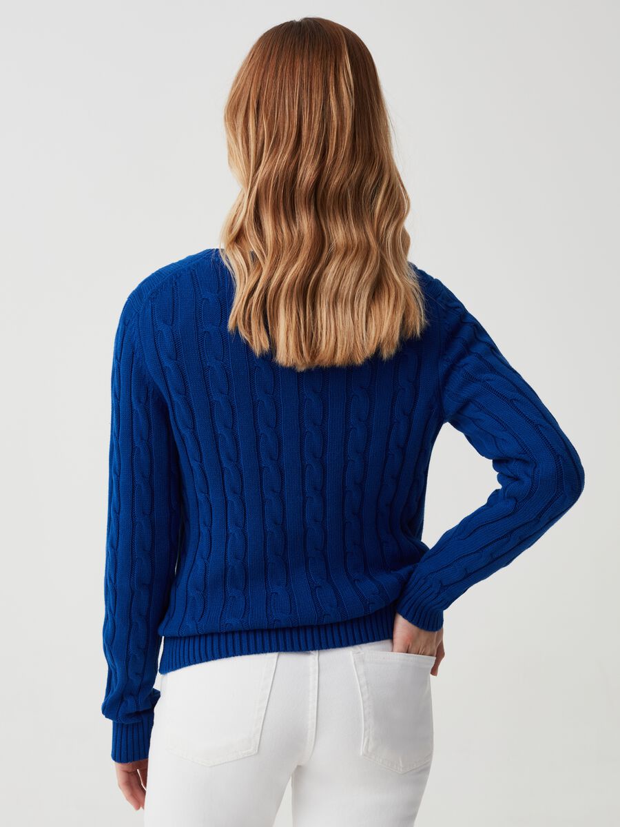 Pullover with cable design and V neck_4