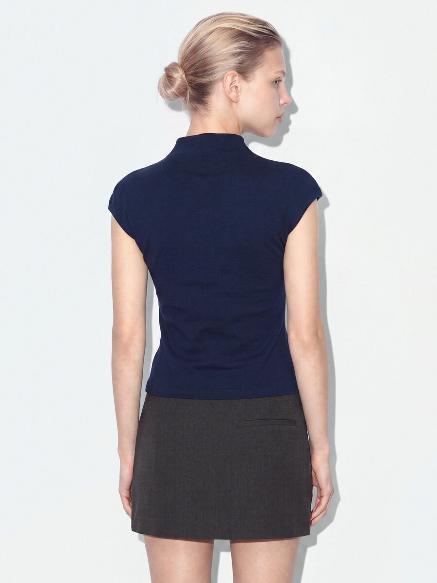 Blue fitted modal and stretch cotton T-shirt with raised neckline_3
