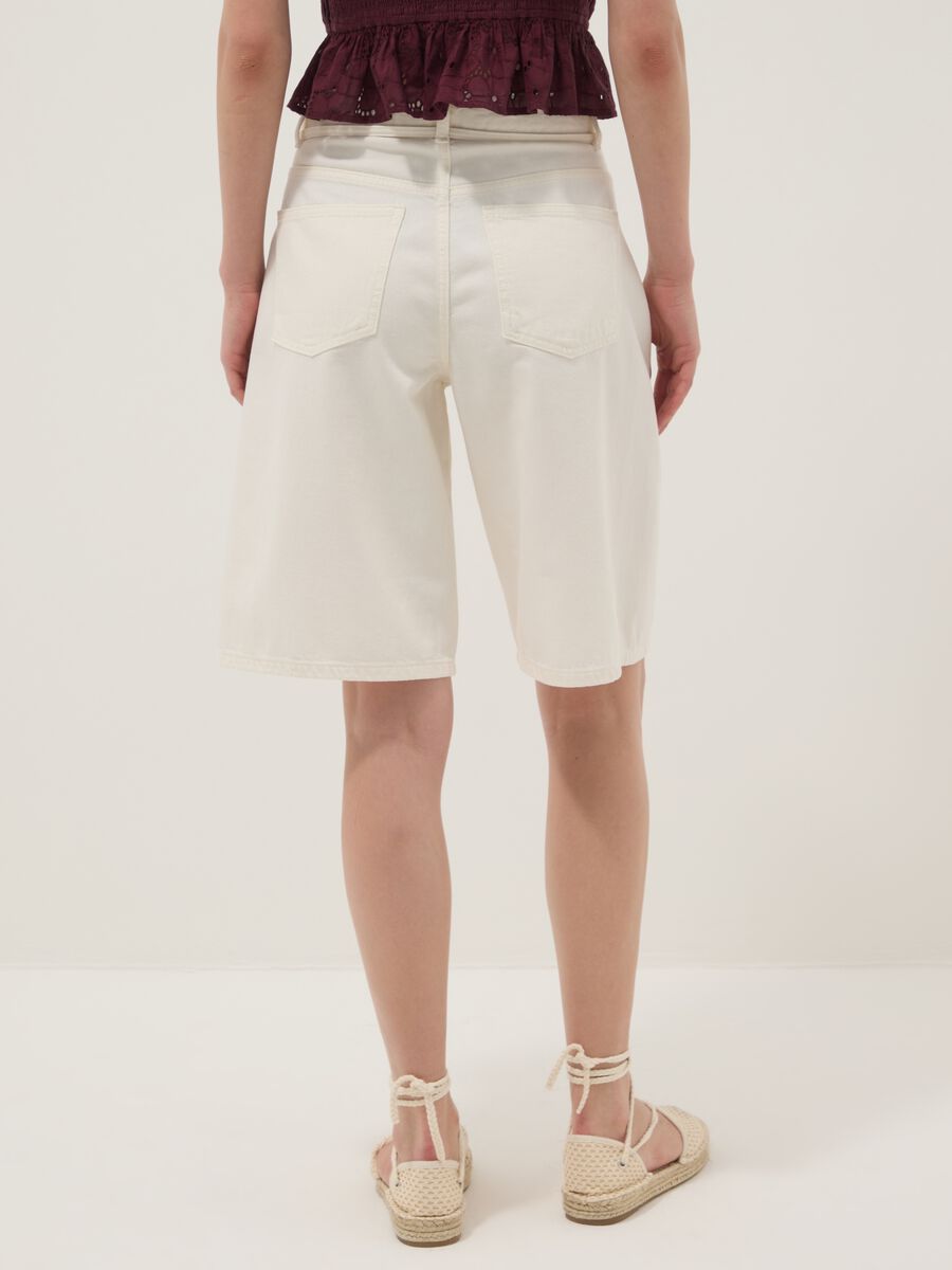 White pure cotton Bermuda shorts_3