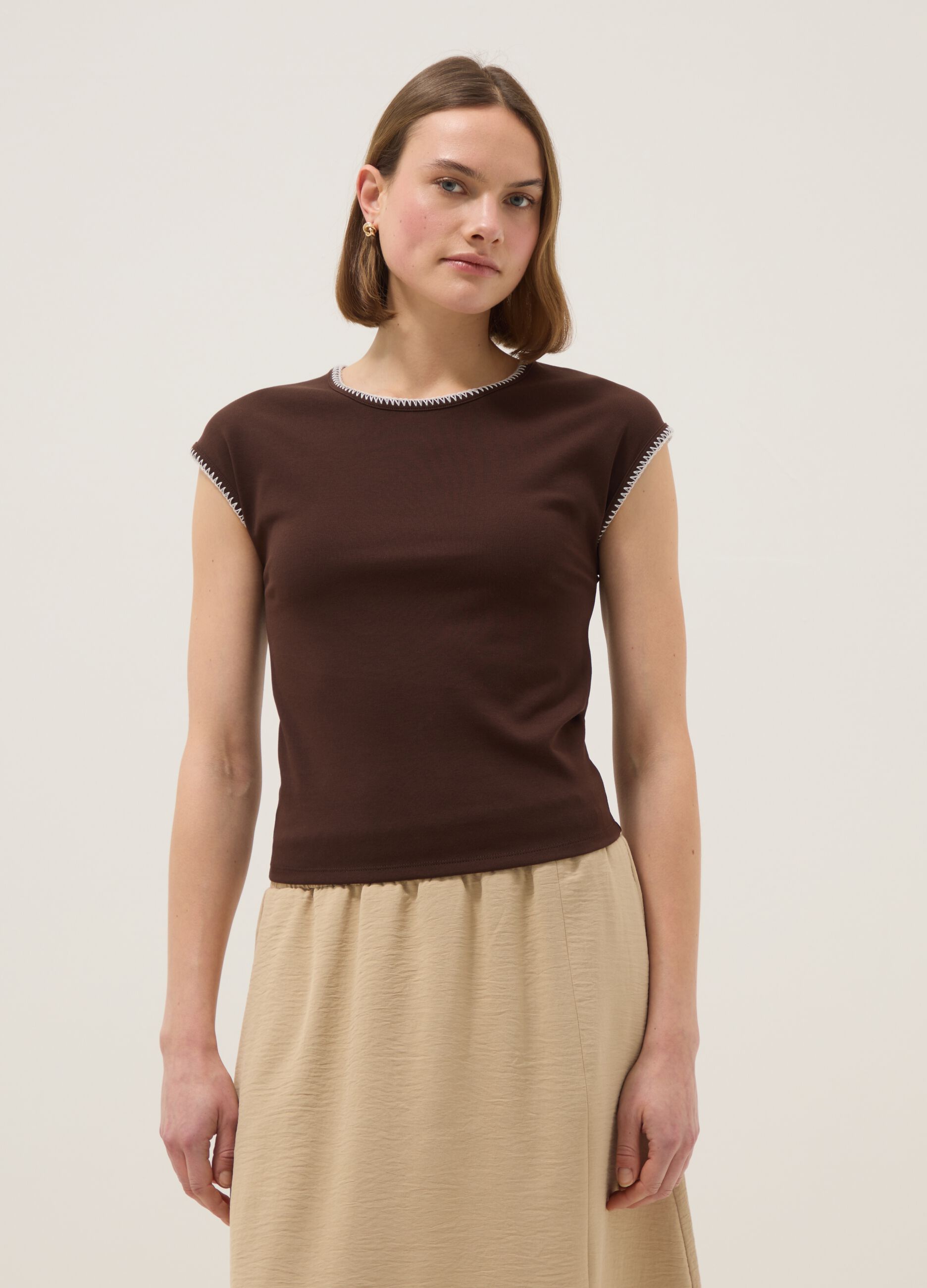 Brown stretch cotton regular fit t-shirt with stitching