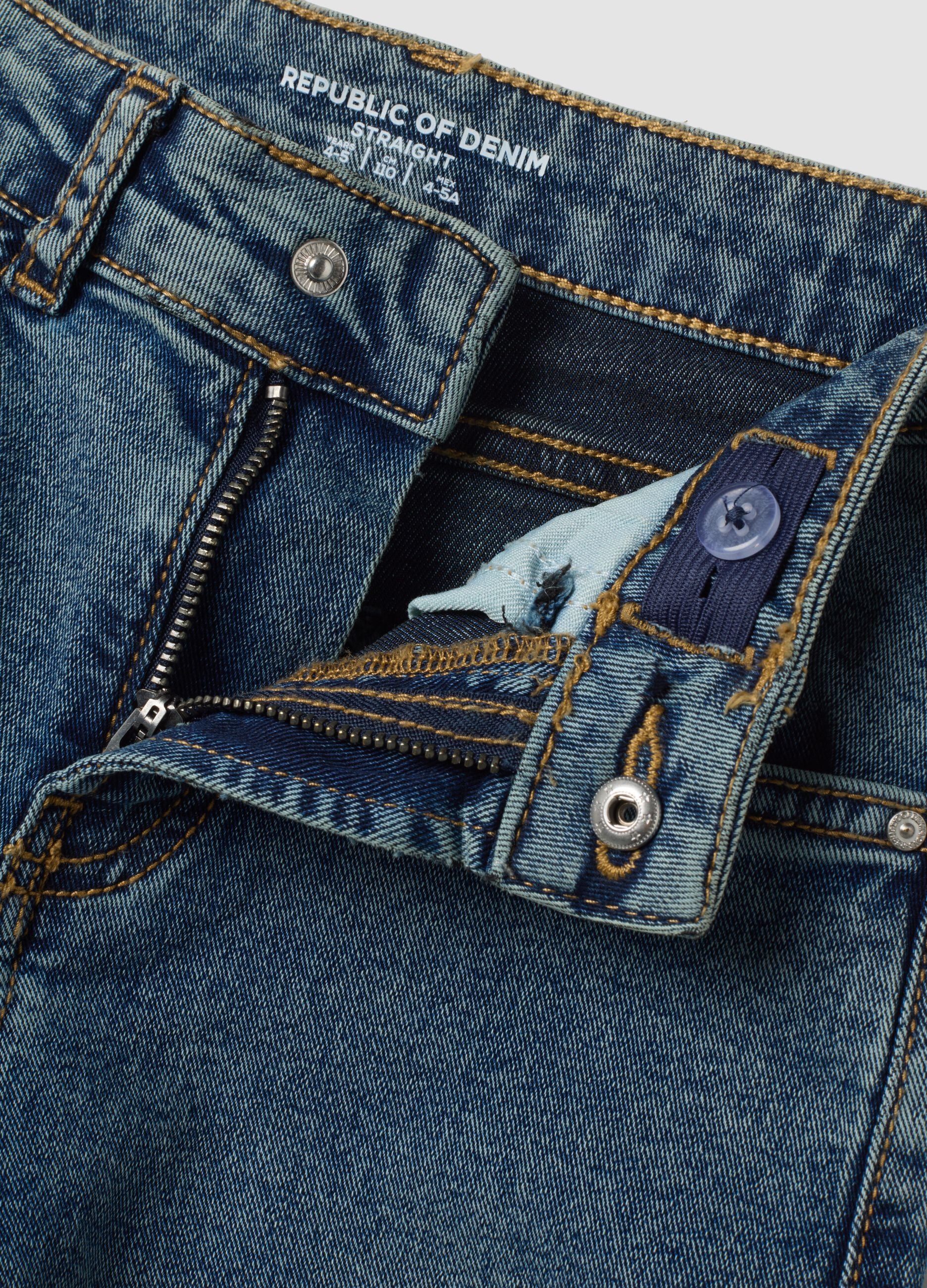 Jeans blu chiaro in cotone elasticizzato straight fit