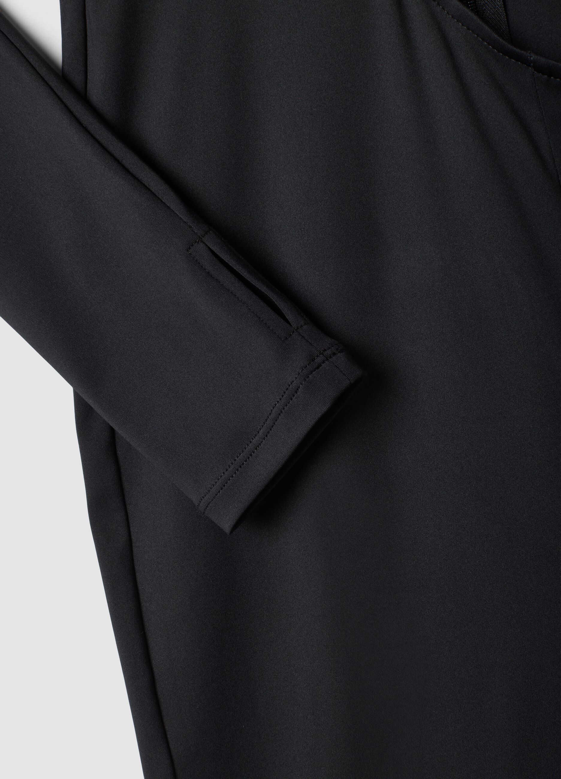 Schwarzer Cut-out-Body