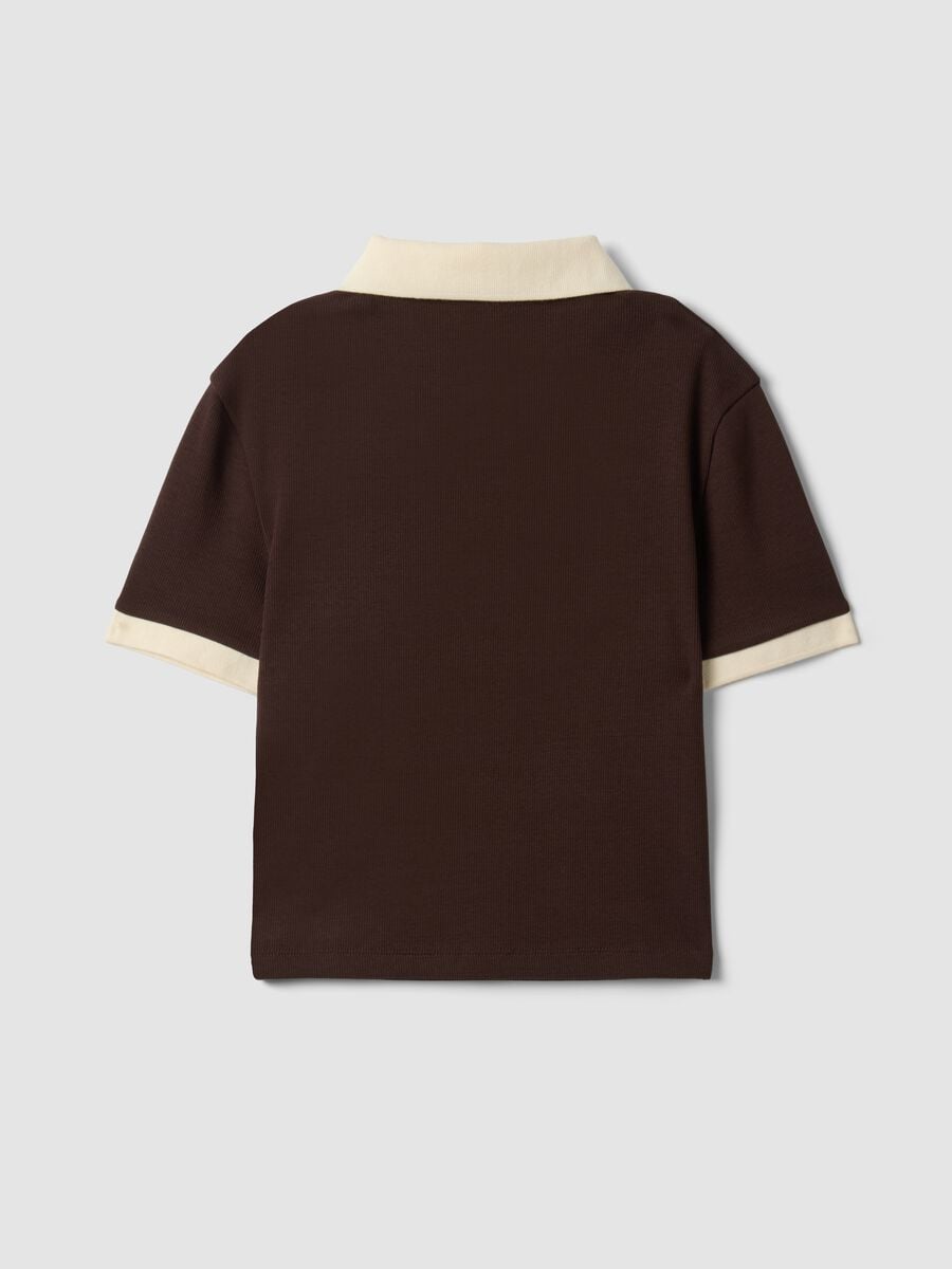 Brown cropped stretch cotton polo with print, regular fit_2