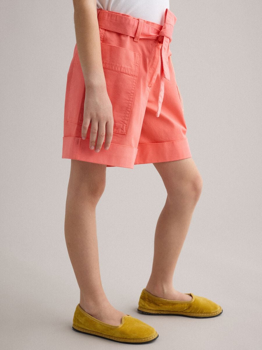 Rosa Stretch-Baumwollshorts f&uuml;r M&auml;dchen in regul&auml;rer Passform_1