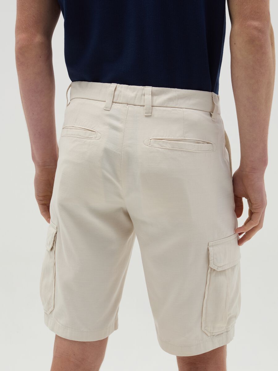 Cargo Bermuda shorts in cotton and linen_2