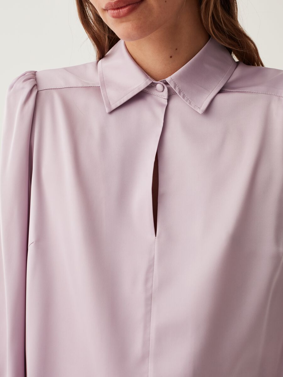 Satin blouse with puffy sleeves_2