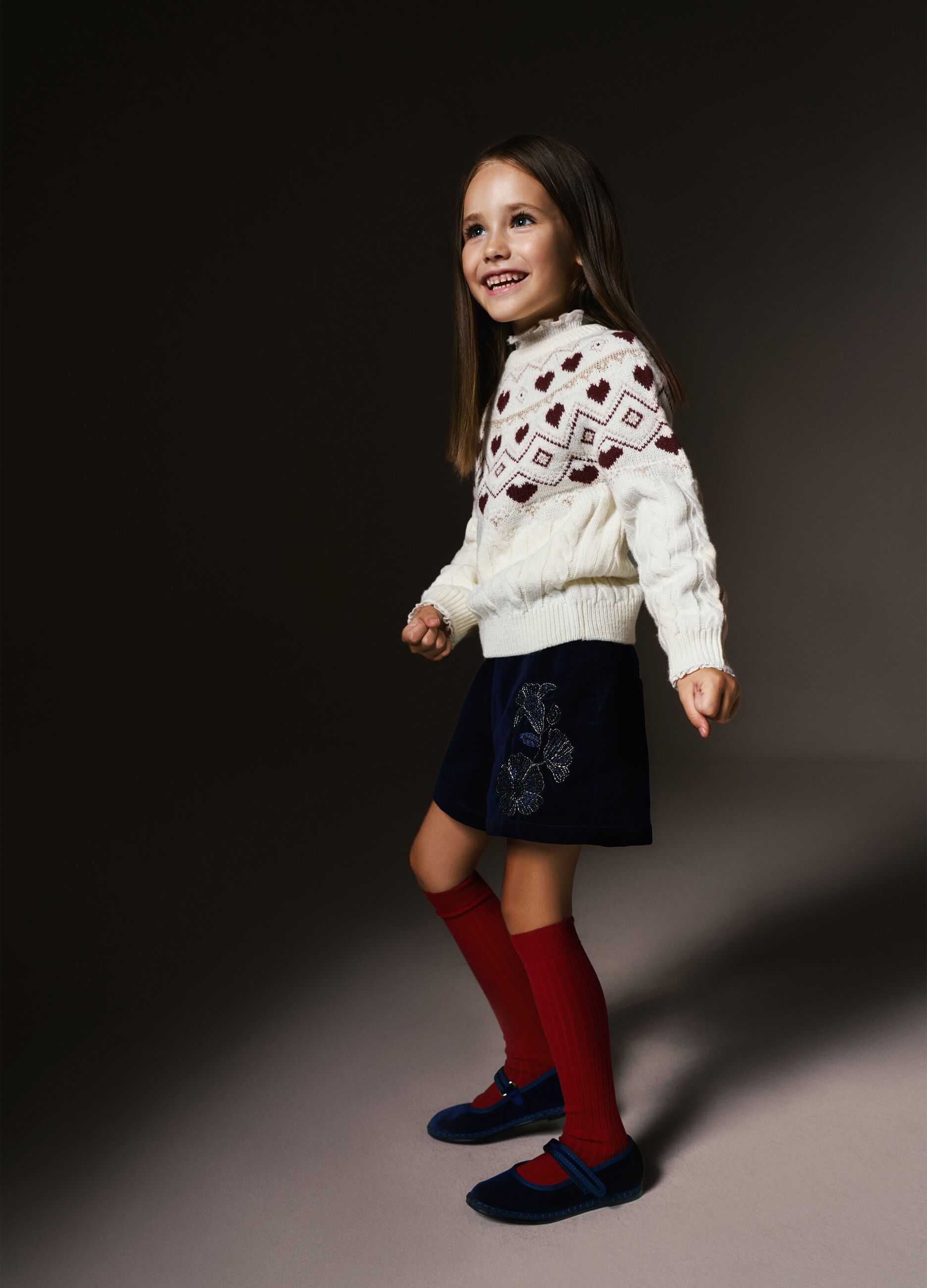 Ά&sigma;&pi;&rho;&omicron; &kappa;&omicron;&rho;&iota;&tau;&sigma;ί&sigma;&tau;&iota;&kappa;&omicron; &pi;&omicron;&upsilon;&lambda;ό&beta;&epsilon;&rho; &mu;&epsilon; &kappa;&alpha;&nu;&omicron;&nu;&iota;&kappa;ή &epsilon;&phi;&alpha;&rho;&mu;&omicron;&gamma;ή &kappa;&alpha;&iota; &gamma;&epsilon;&omega;&mu;&epsilon;&tau;&rho;&iota;&kappa;ό &sigma;&chi;έ&delta;&iota;&omicron;