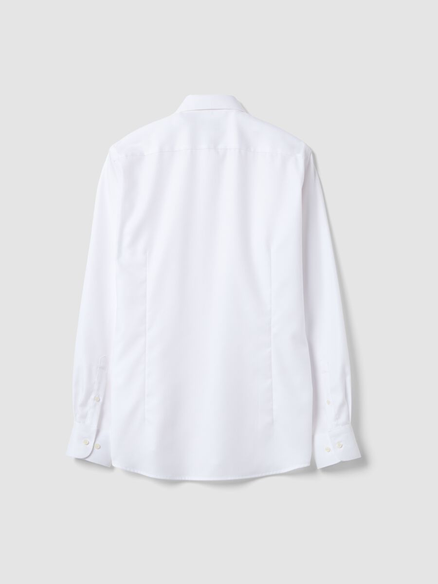 &Lambda;&epsilon;&upsilon;&kappa;ό slim fit &pi;&omicron;&upsilon;&kappa;ά&mu;&iota;&sigma;&omicron; &alpha;&pi;ό 100% &beta;&alpha;&mu;&beta;ά&kappa;&iota; &mu;&epsilon; &iota;&tau;&alpha;&lambda;&iota;&kappa;ό &gamma;&iota;&alpha;&kappa;ά_5