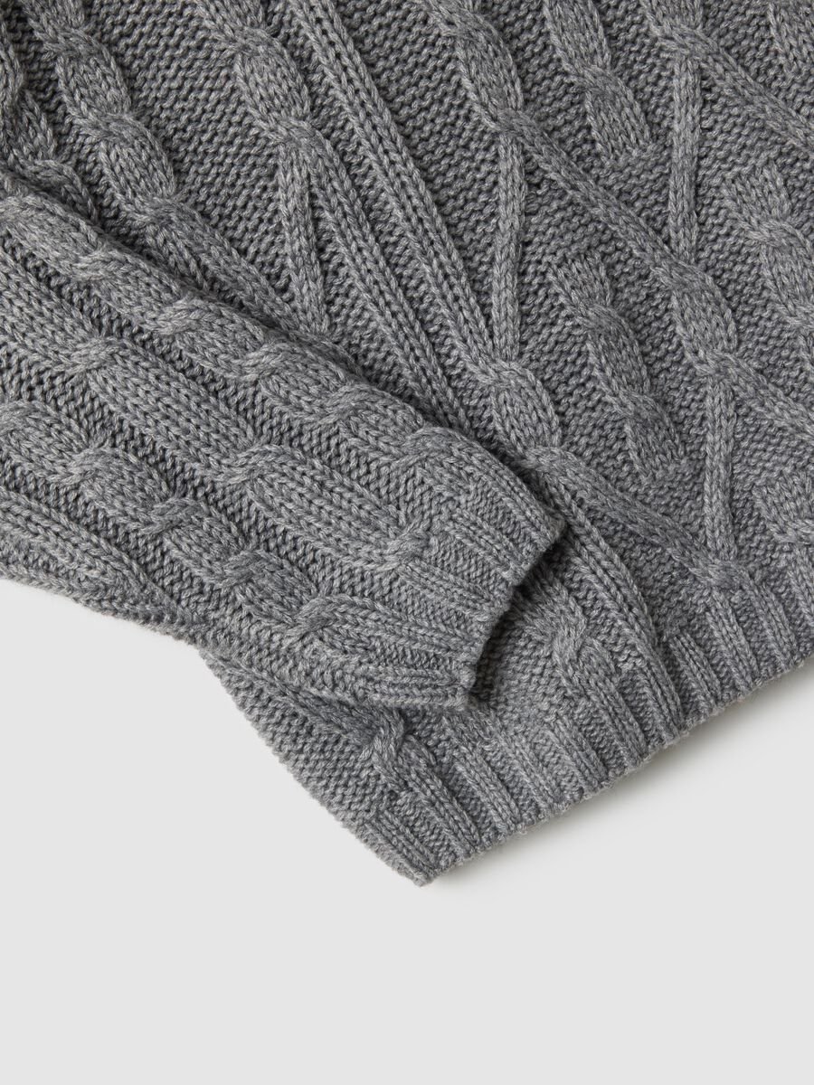 Grey crew neck sweater regular fit with cable knit_5