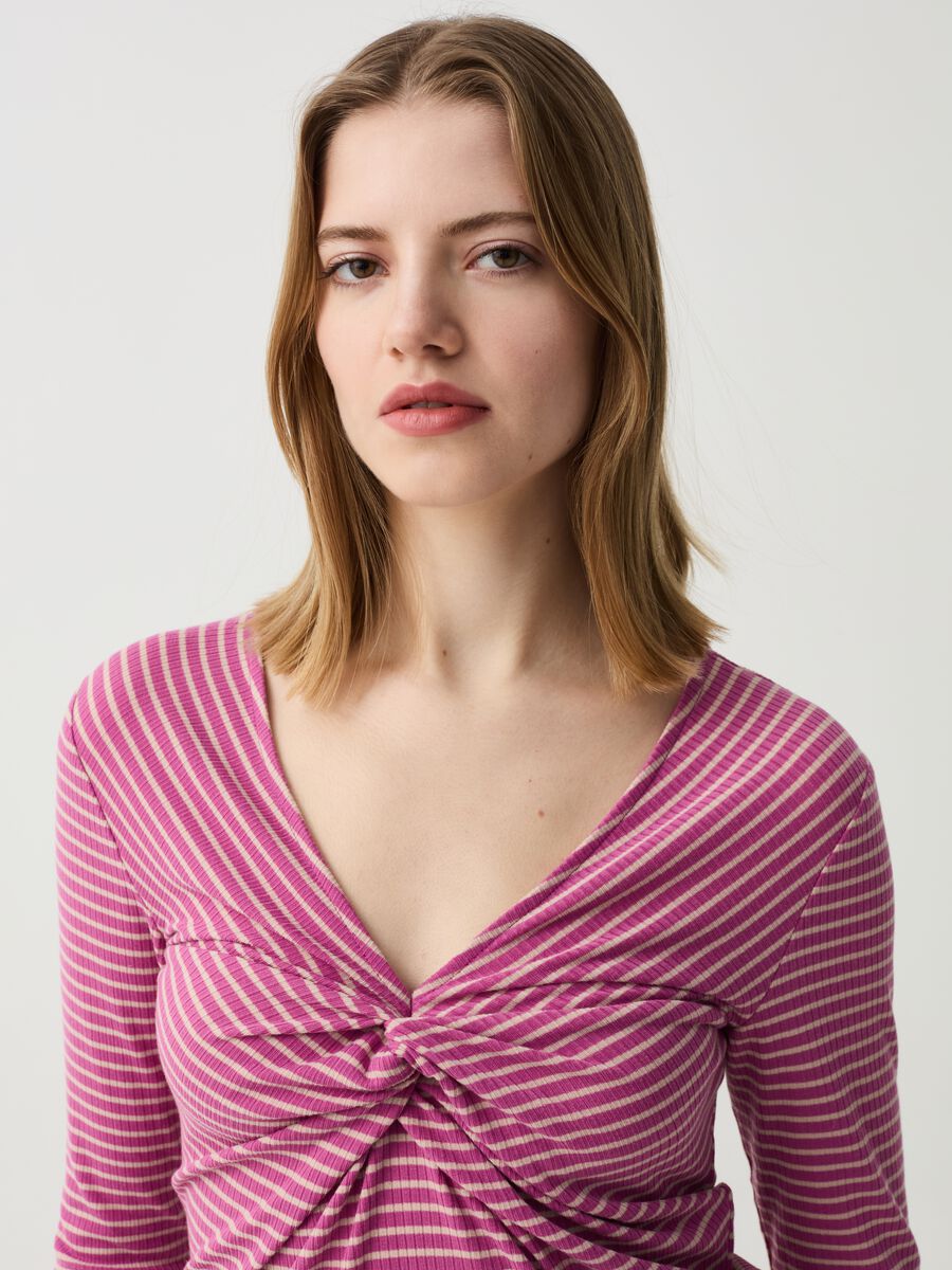 Striped T-shirt with long sleeves and knot_1