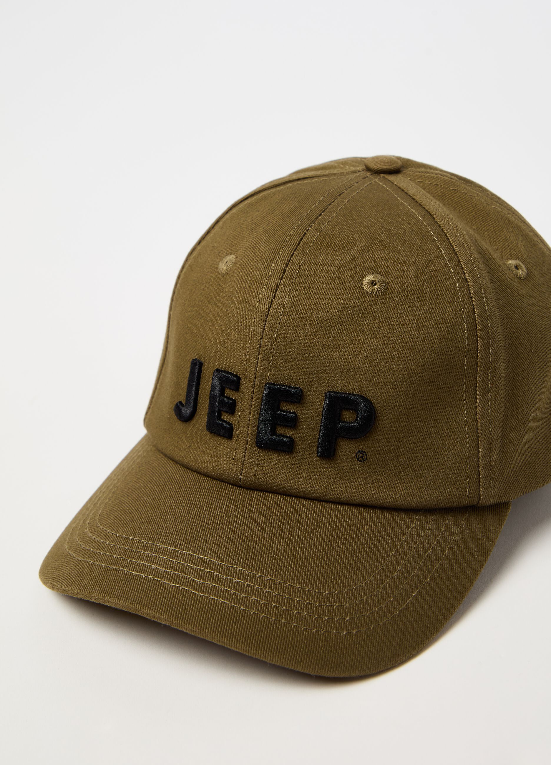 Baseball cap with Jeep embroidery