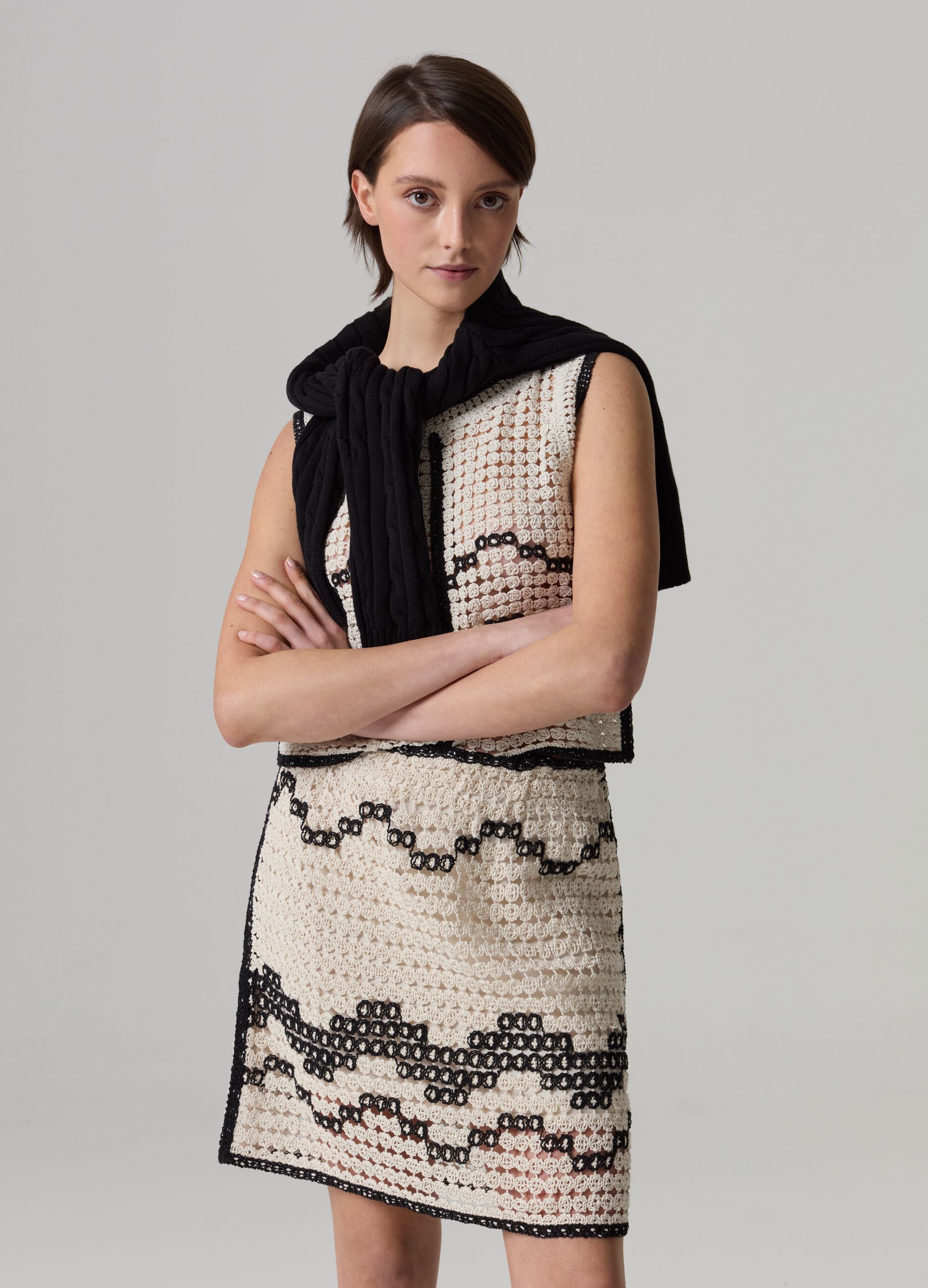 Crochet miniskirt with wavy motif