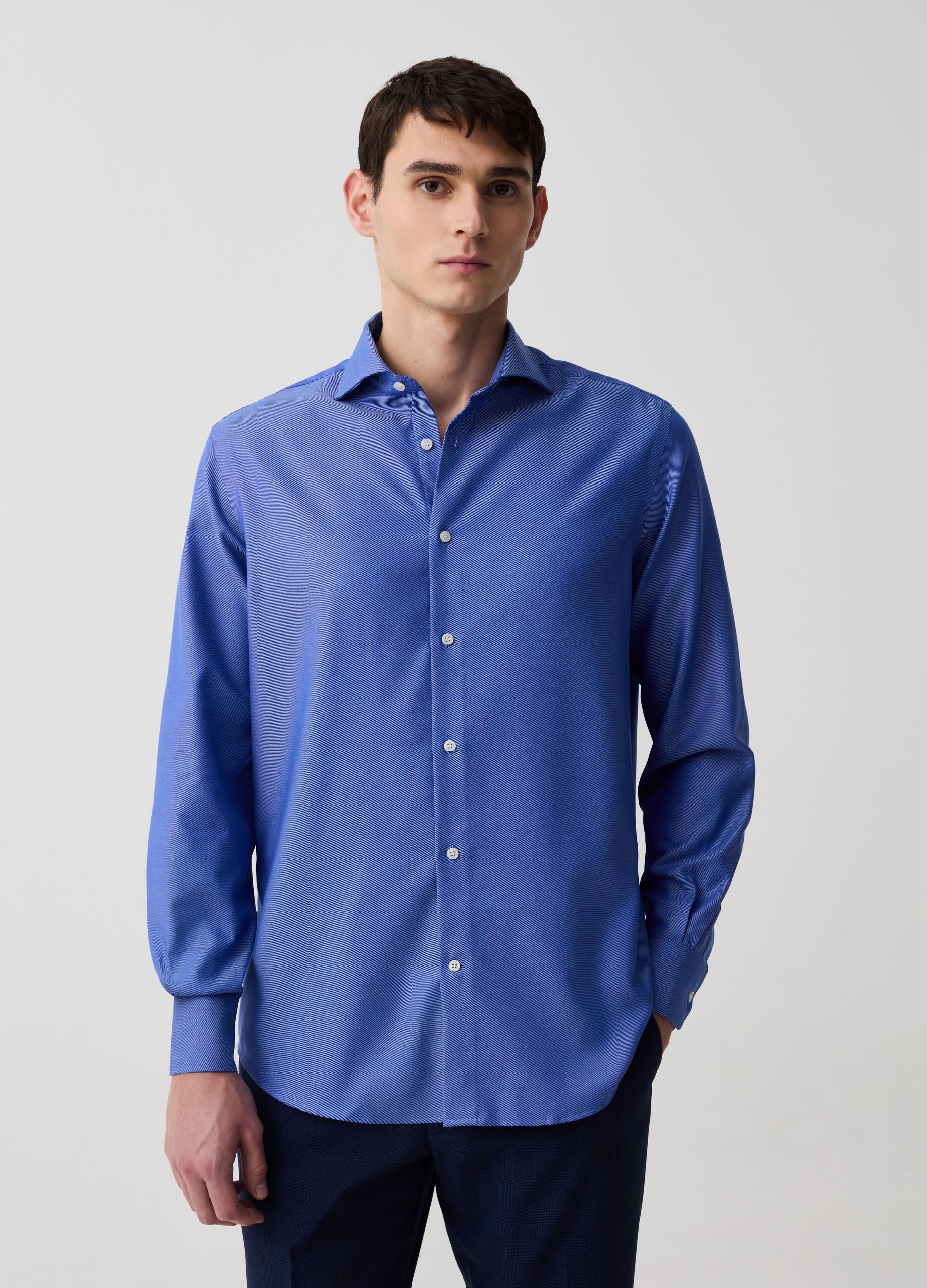 Regular-fit no-iron shirt with diagonal striped weave