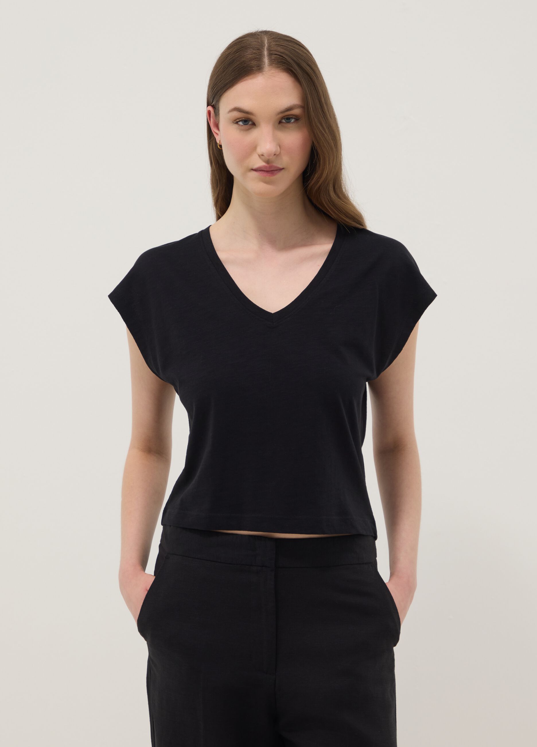 Blaues T-Shirt aus reiner Baumwolle mit V-Ausschnitt