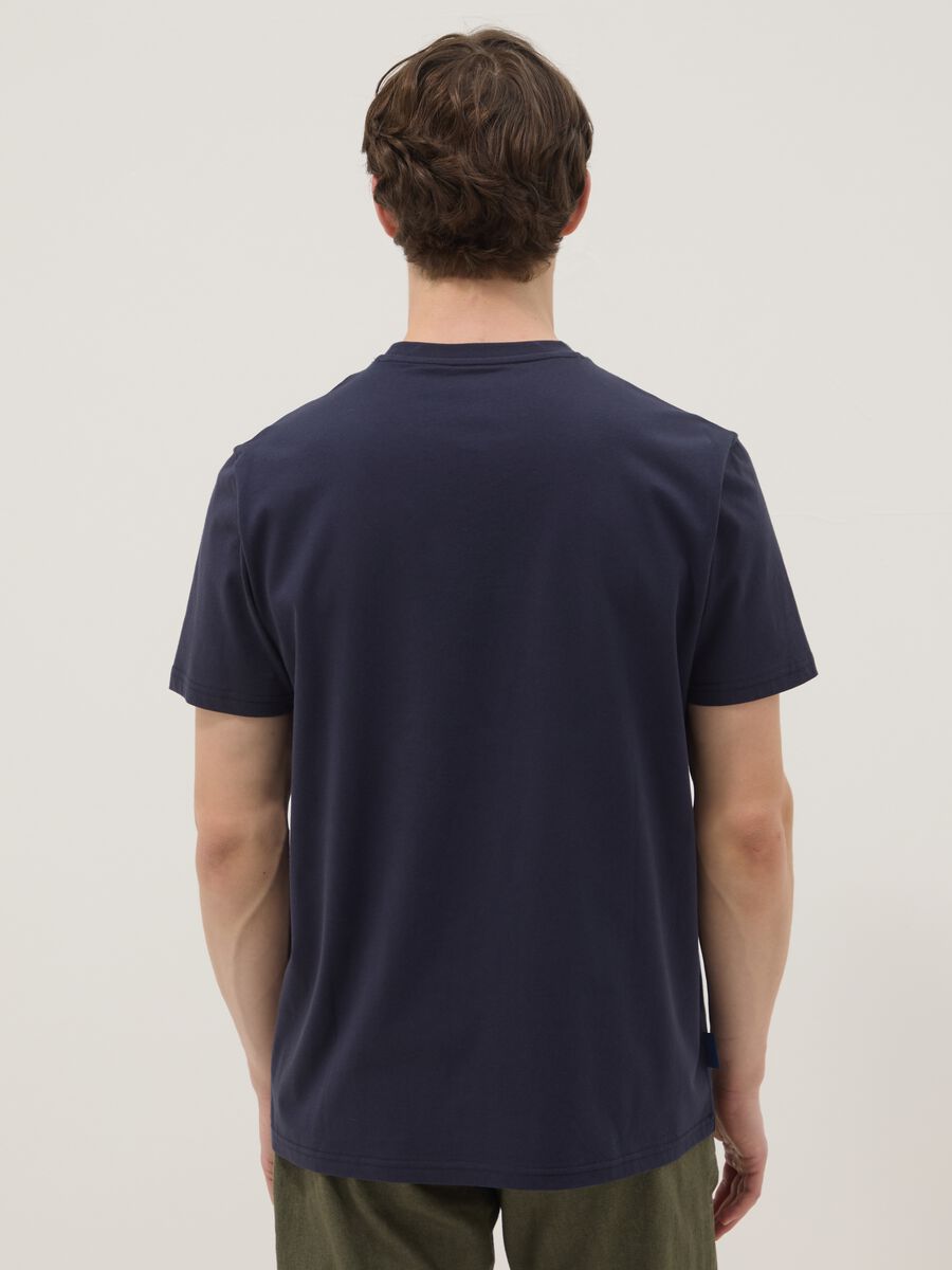 Blaues Regular-Fit T-Shirt aus reiner Baumwolle mit Frontprint_3