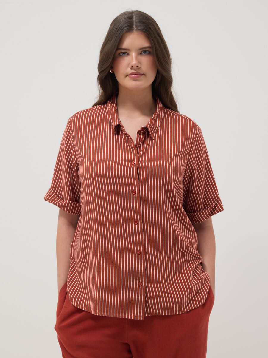 Regular-Fit-Hemd aus Viskose-Leinen-Mix mit mehrfarbigen Streifen_3