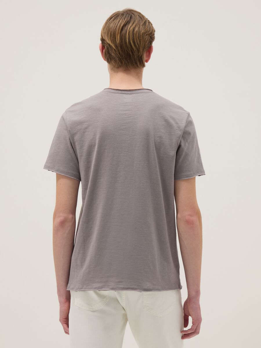 Grey pure cotton regular fit T-shirt with henley collar_2