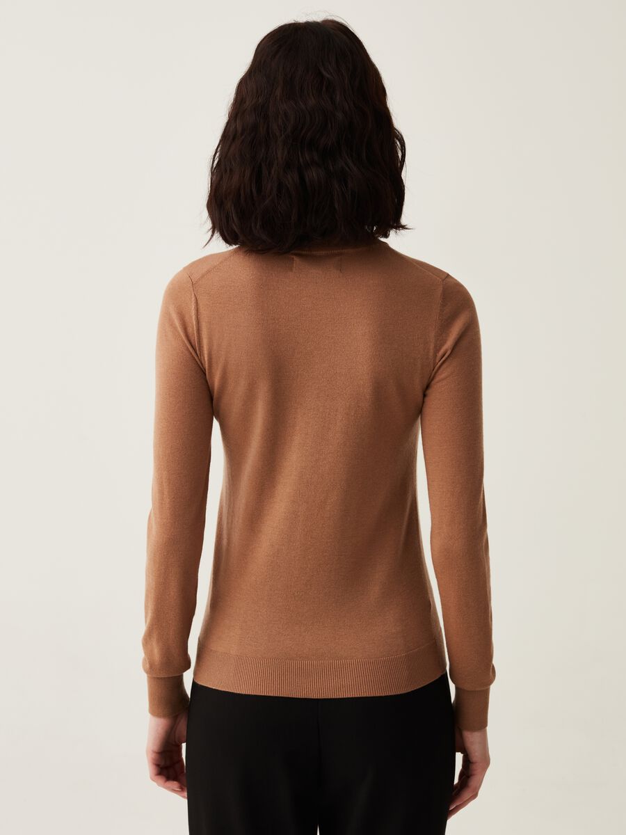 Long-sleeved top with mock neck_2