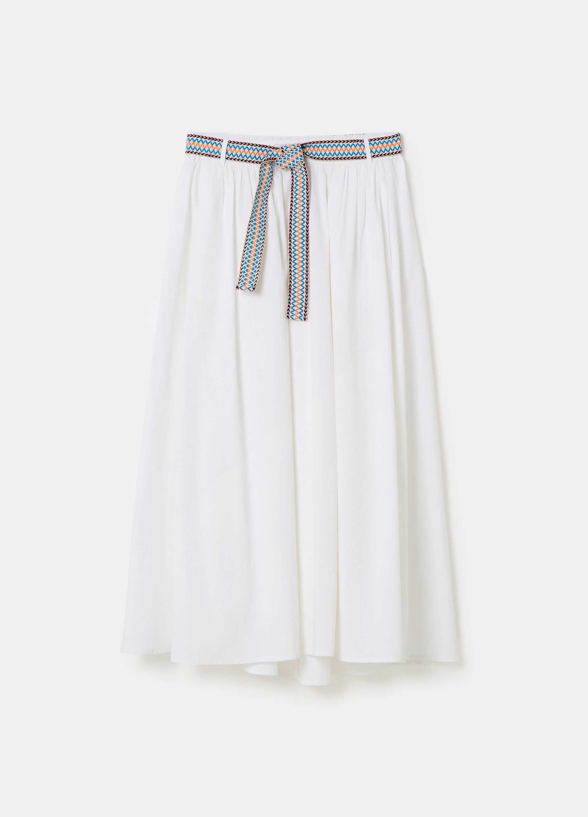 Long skirt with ethnic belt