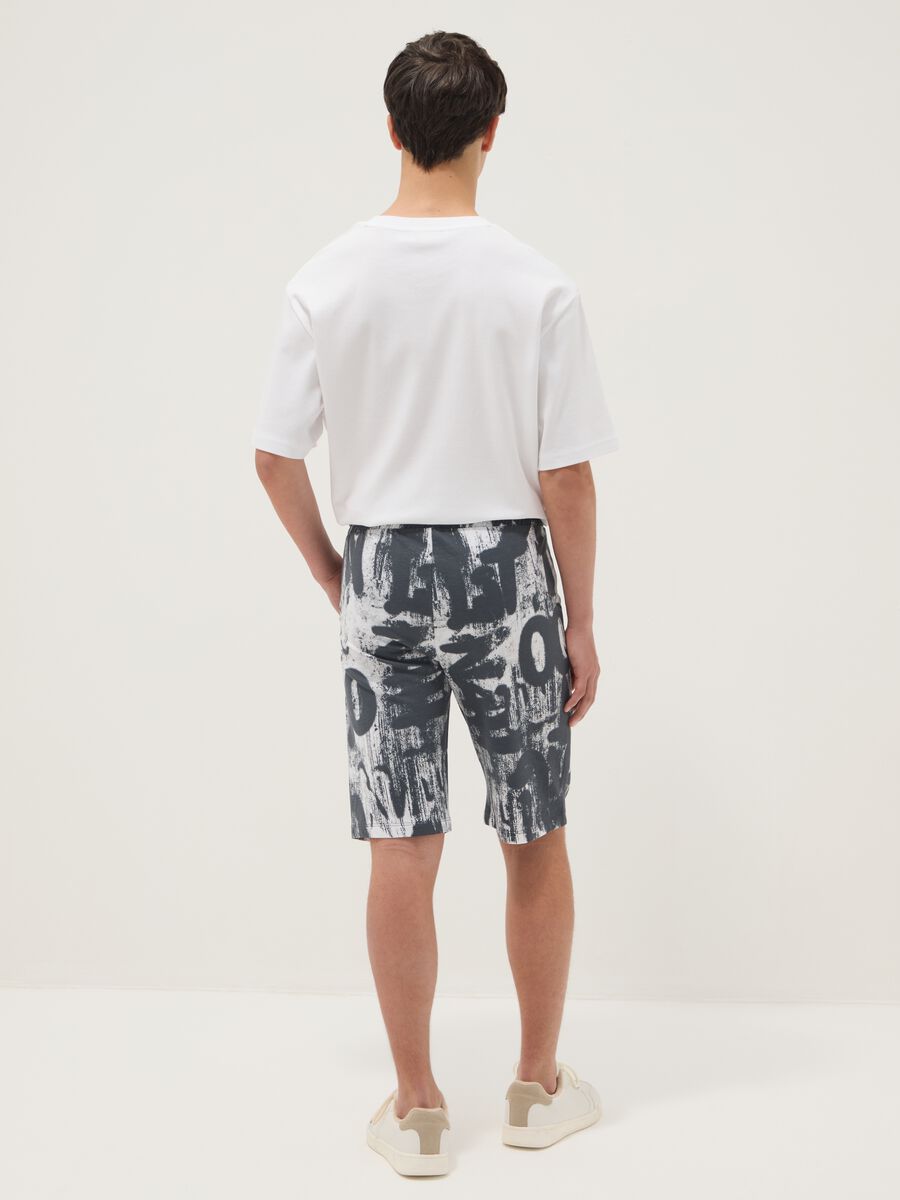Boy's pure cotton shorts with multicolour print, regular fit_1