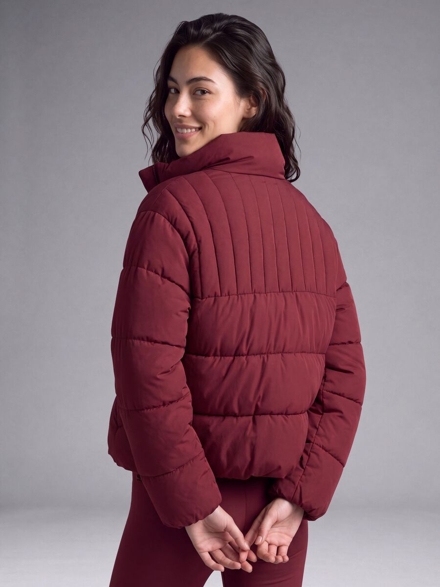 Rote Steppjacke mit Rei&szlig;verschluss und Stehkragen ALTAVIA STUDIO_2