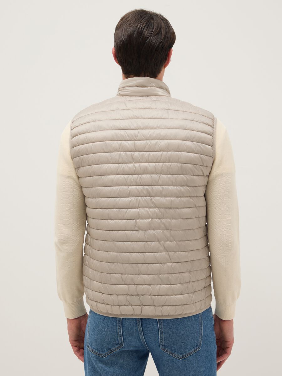 Ultra-light beige regular fit gilet without hood_2