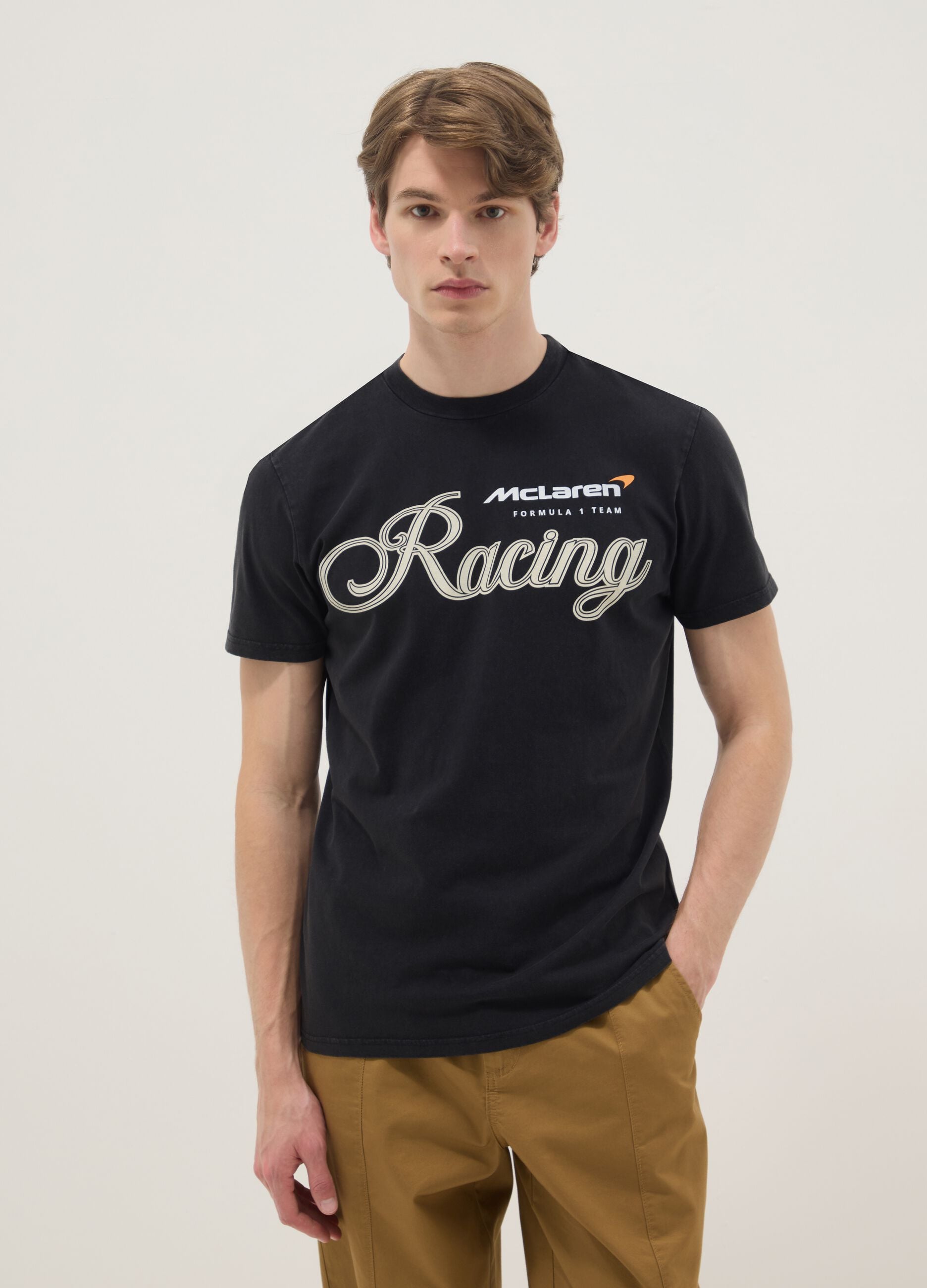 Schwarzes normales Fit T-Shirt aus reiner Baumwolle mit McLaren-Druck