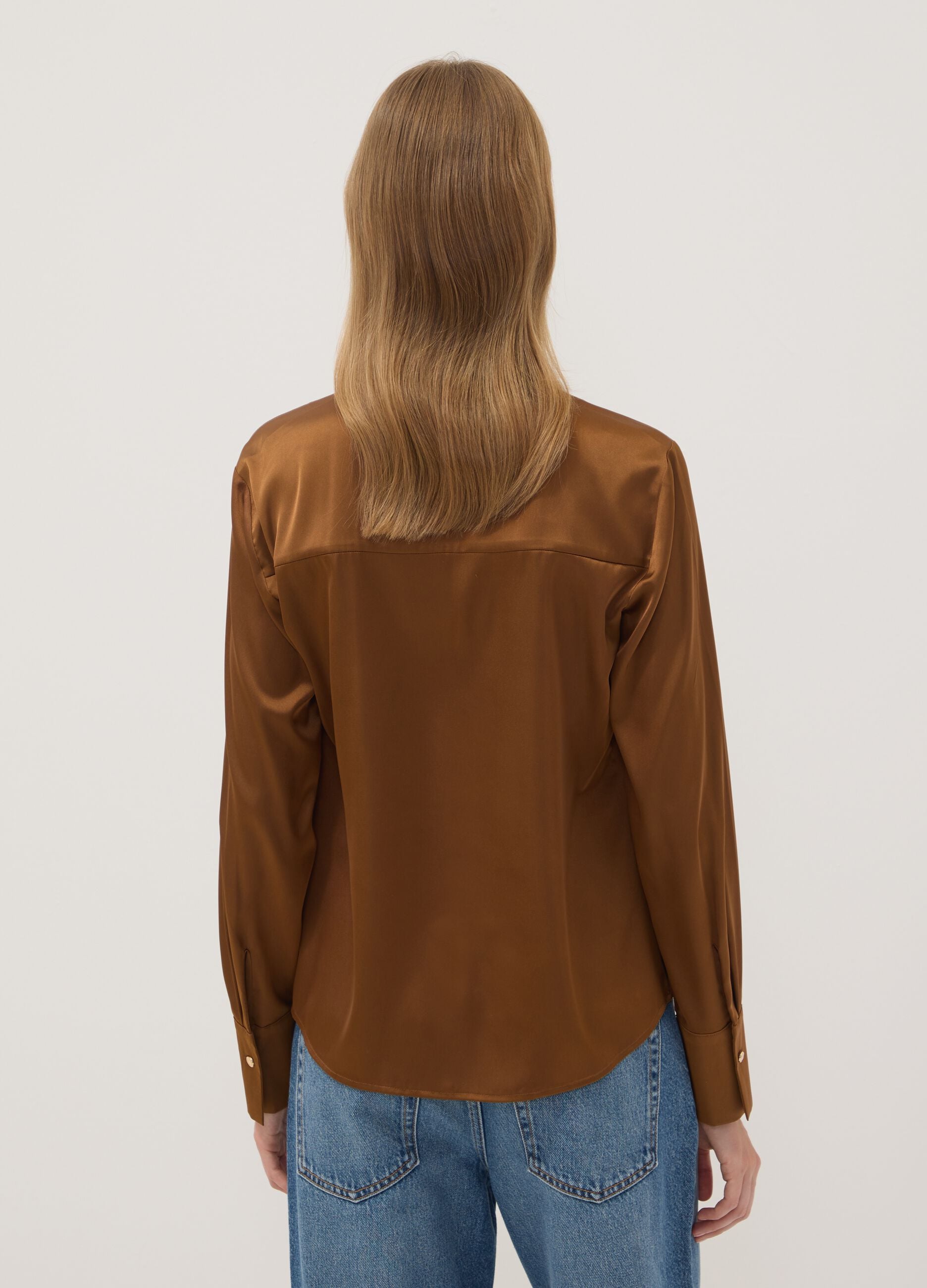Brown stretch-fabric shirt with classic collar