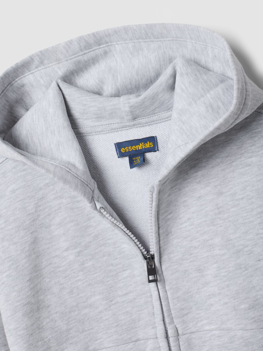 Grey organic cotton hooded sweatshirt with oversized fit for boys_2