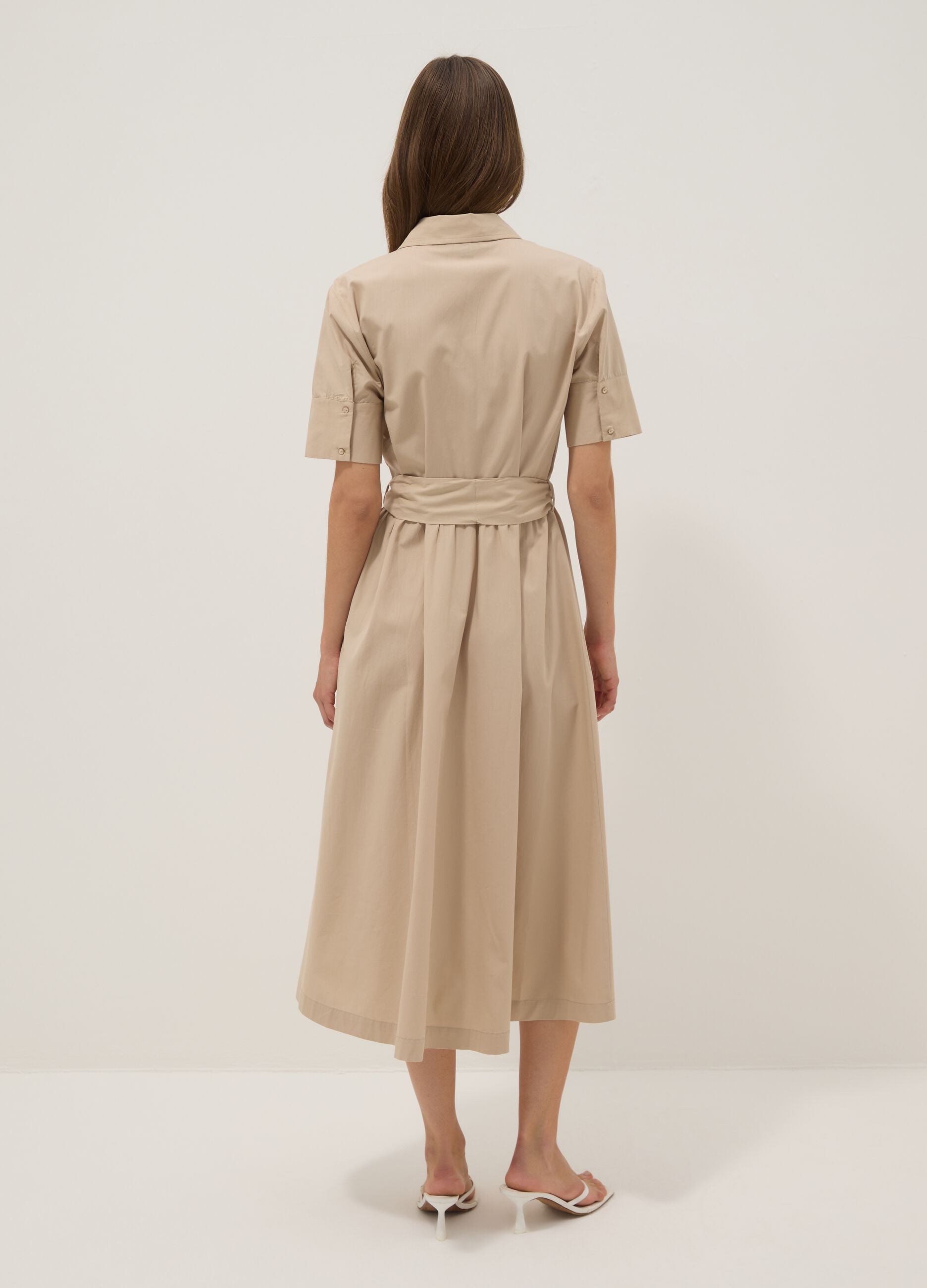 Beiges Hemdblusenkleid aus reiner Baumwolle mit G&uuml;rtel, Regular Fit