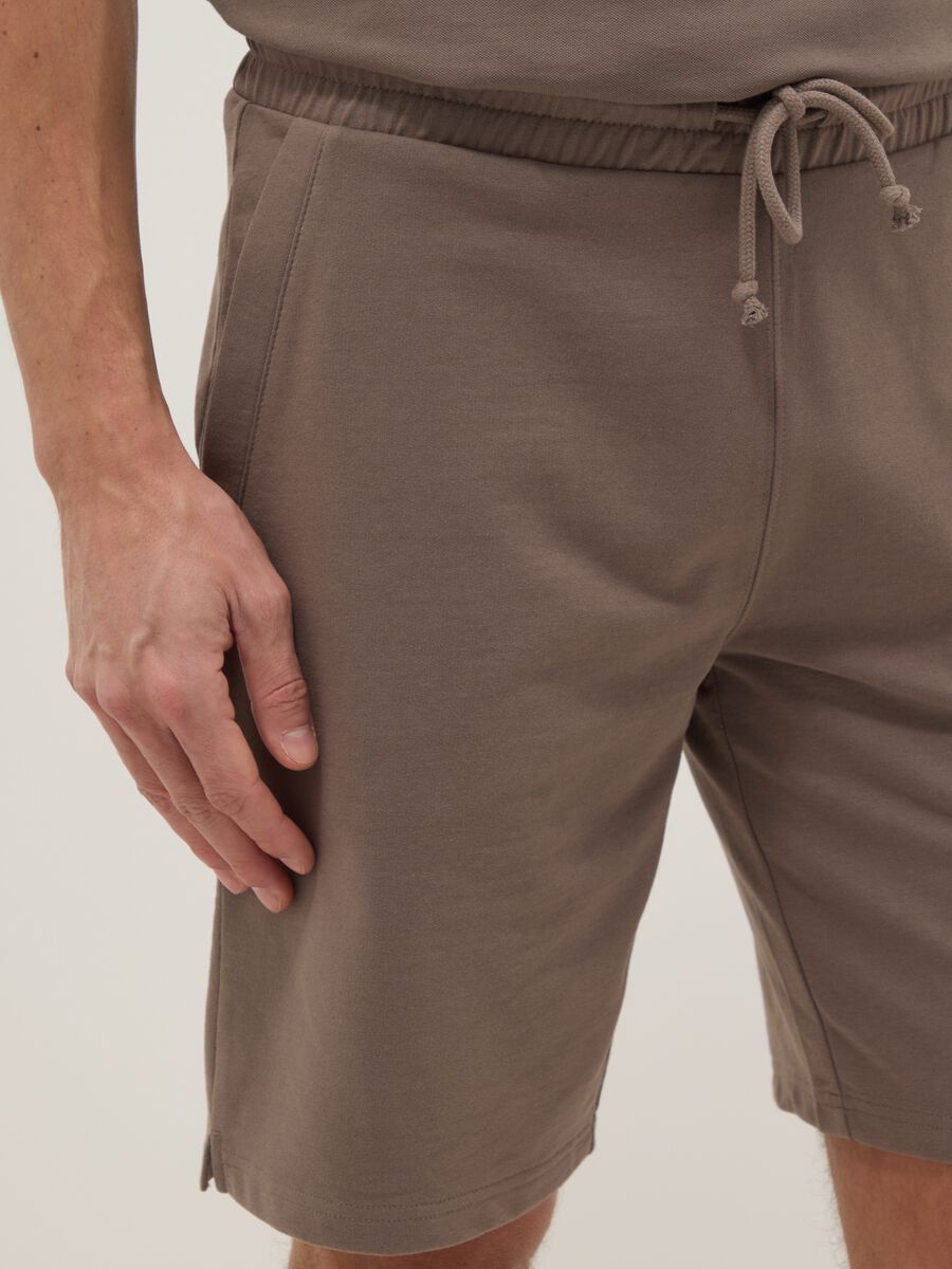 Brown cotton blend regular fit shorts_3