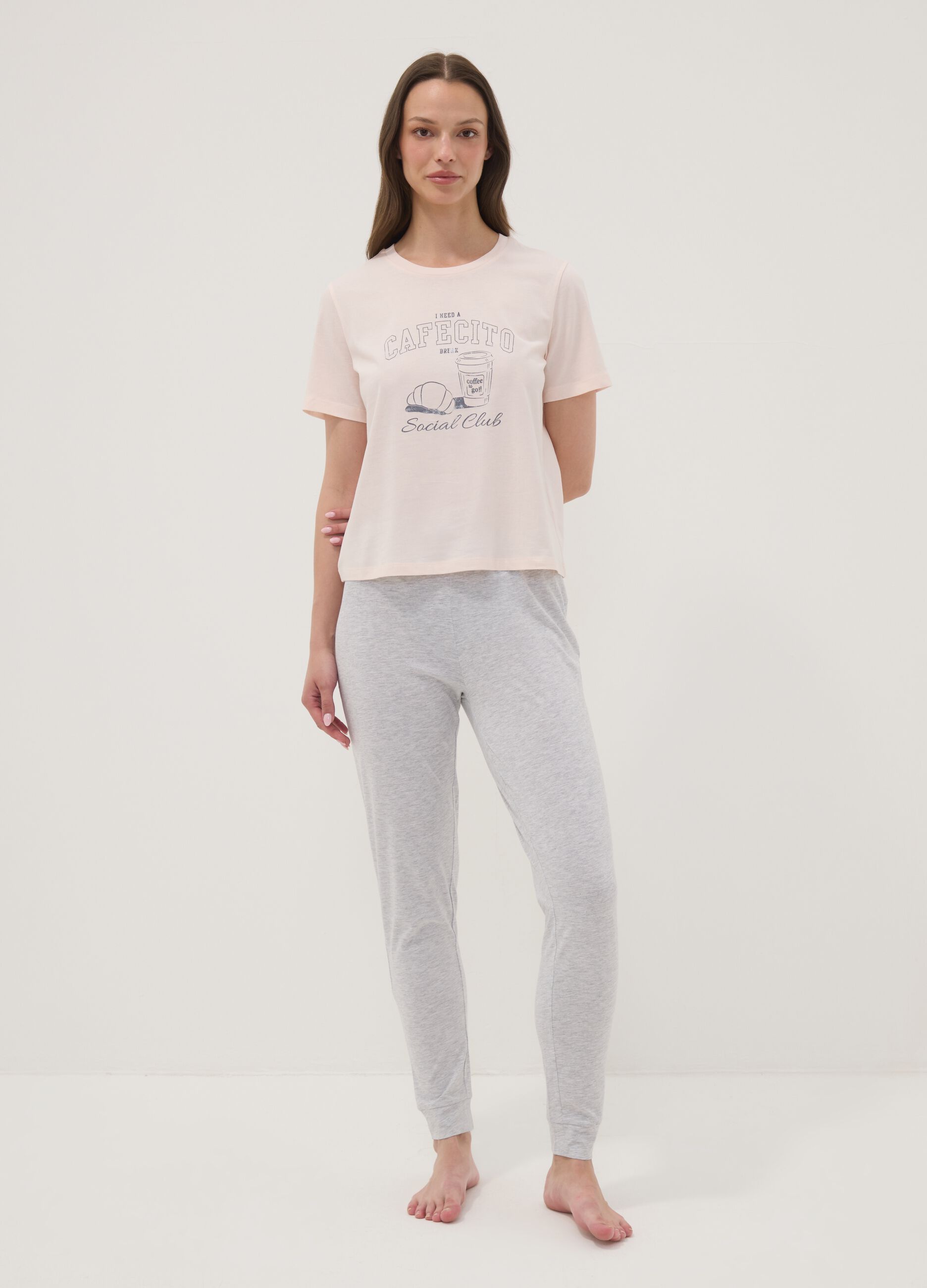 Pigiama rosa in puro cotone organico con pantaloni grigi regular fit