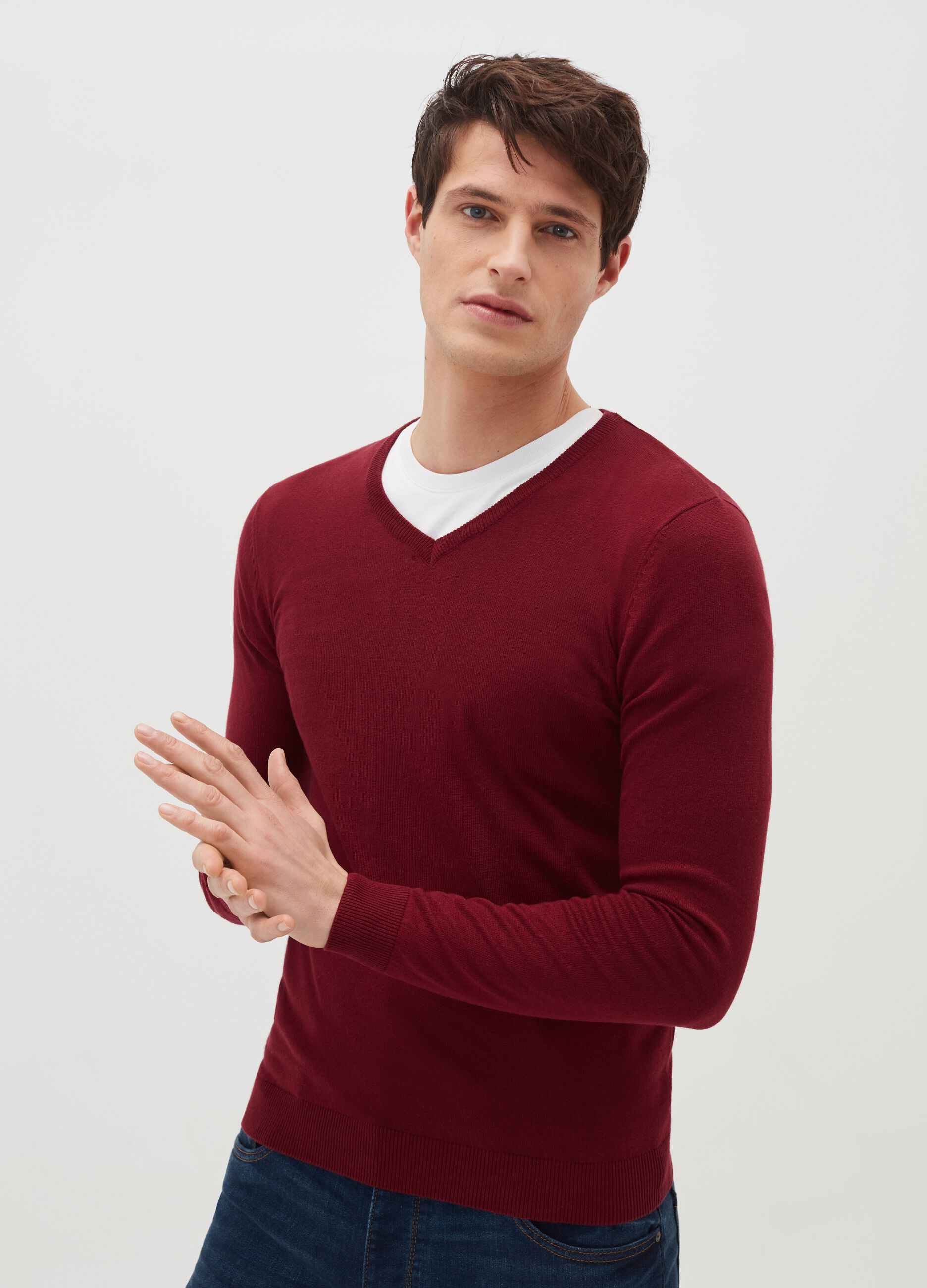Cotton blend pullover with V neck